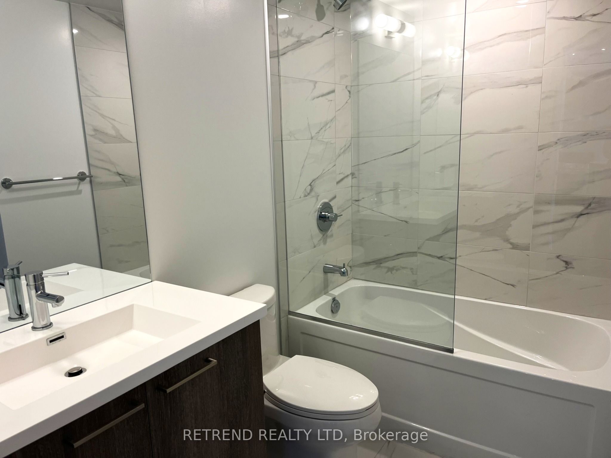 195 Commerce Street W 1709, Vaughan, ON L4K 0P9 photo 4