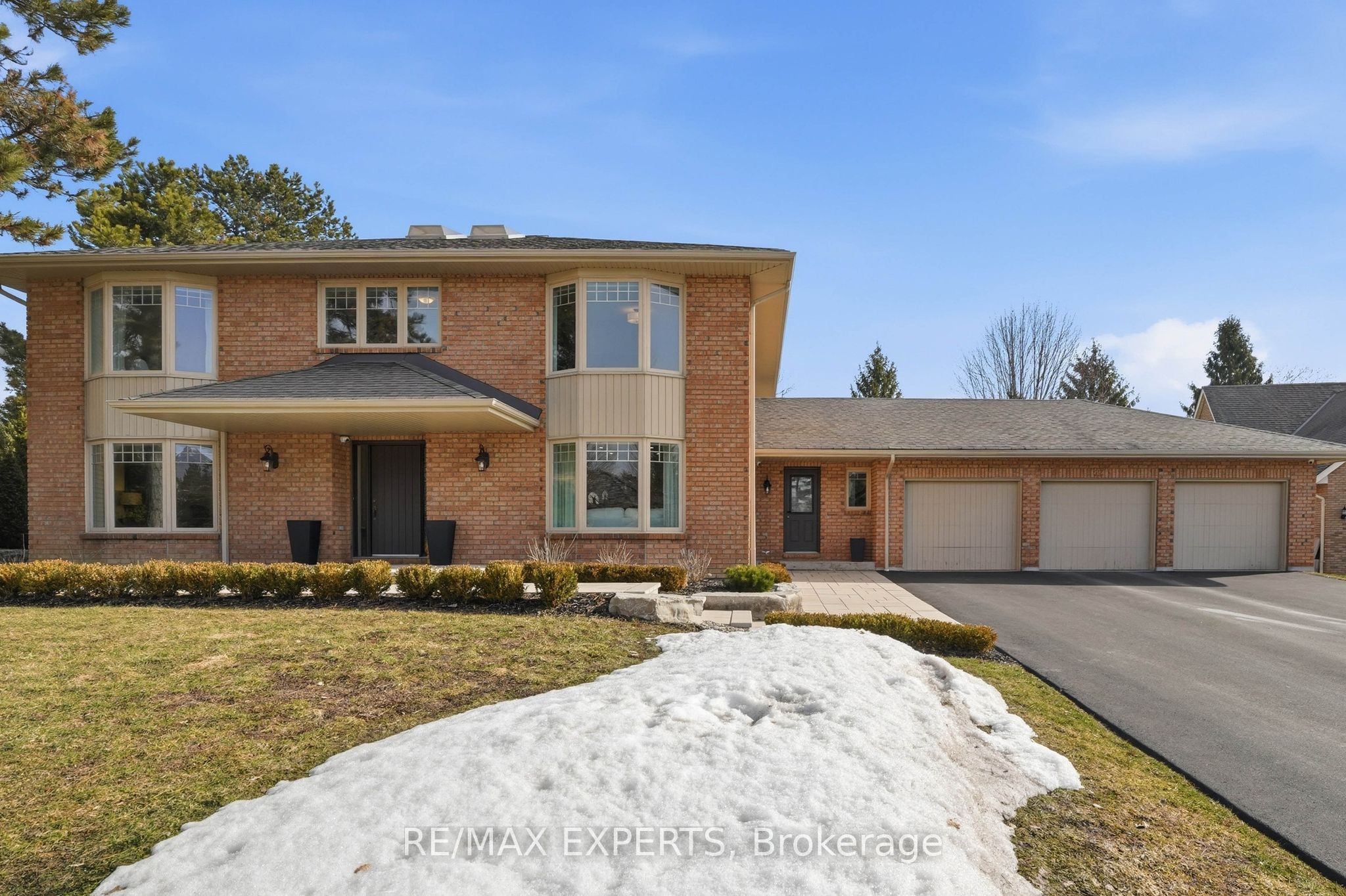 87 McClure Drive, King, ON L7B 1B9