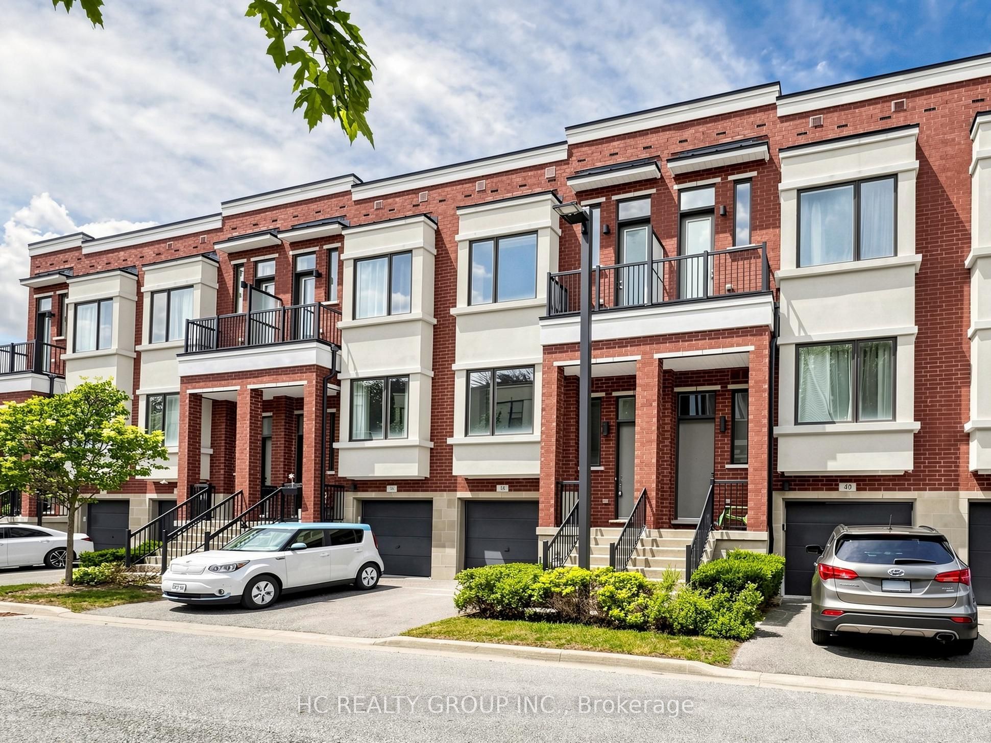 38 Lafferty Lane, Richmond Hill, ON L4C 0Z8 photo 2