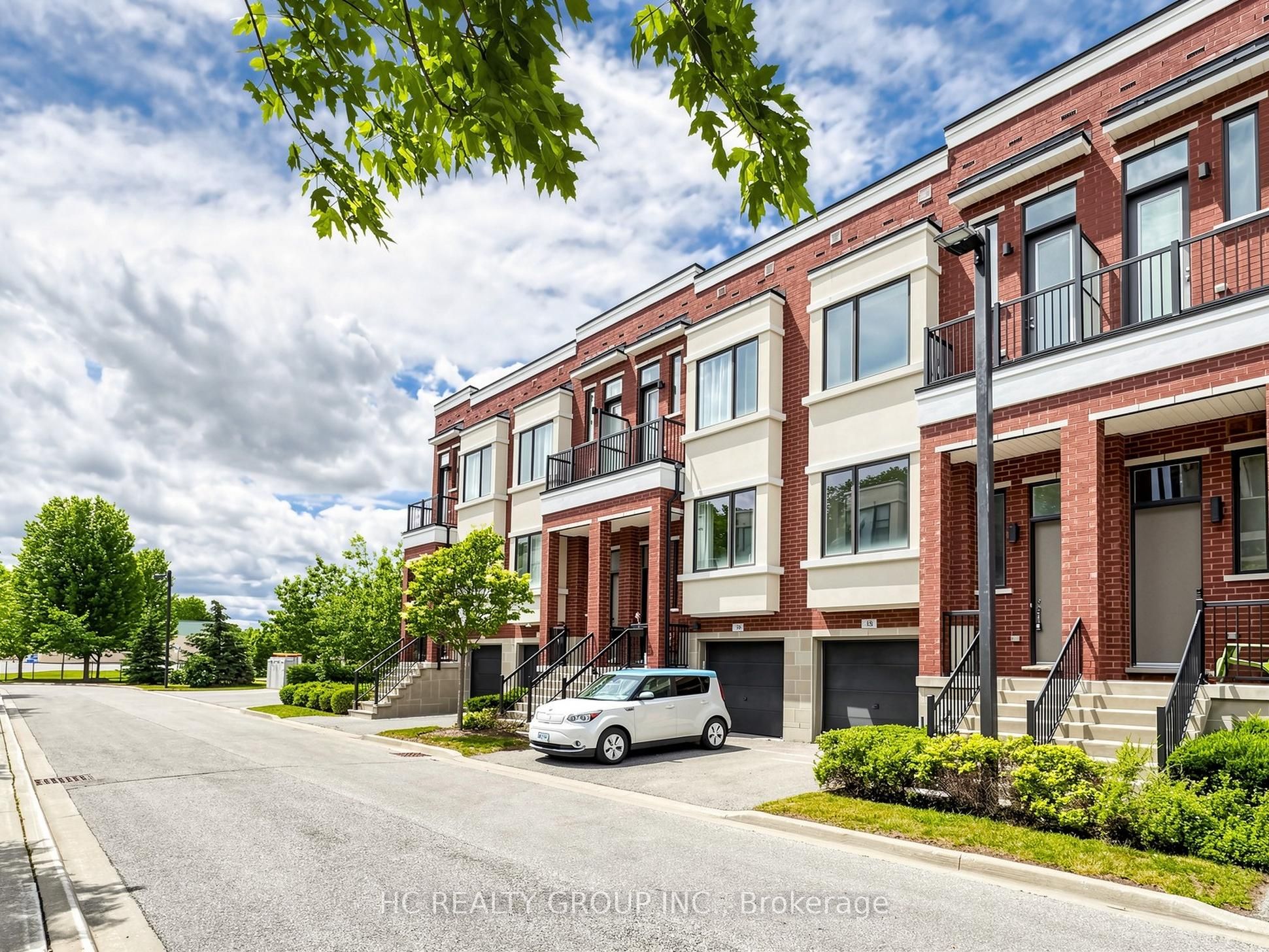 38 Lafferty Lane, Richmond Hill, ON L4C 0Z8 photo 3