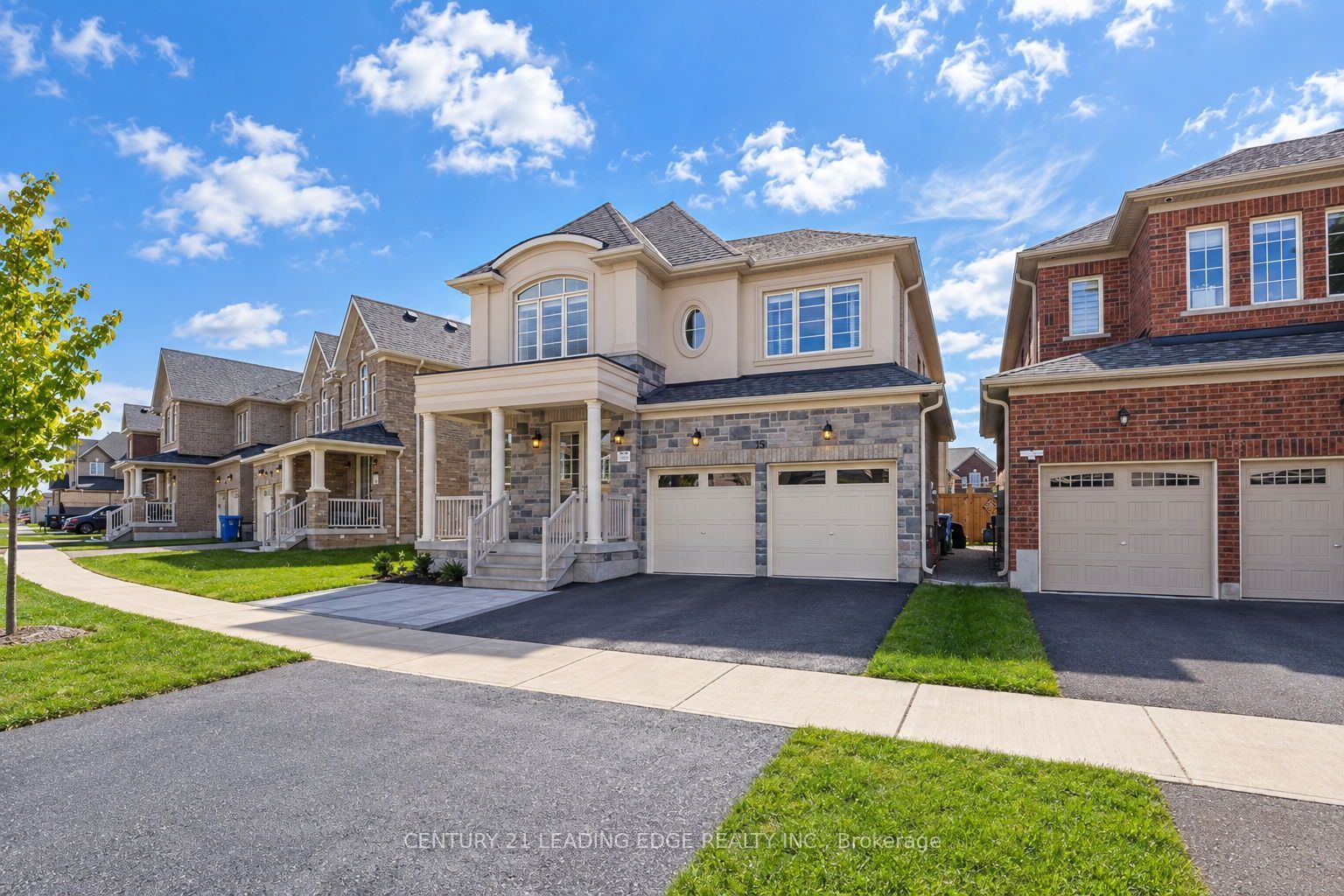 15 Hitching Post, Georgina, ON L4P 0H9 photo 2