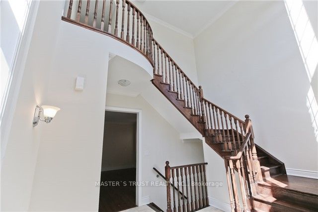 20 Mario Avenue, Markham, ON L6C 0X8 photo 2