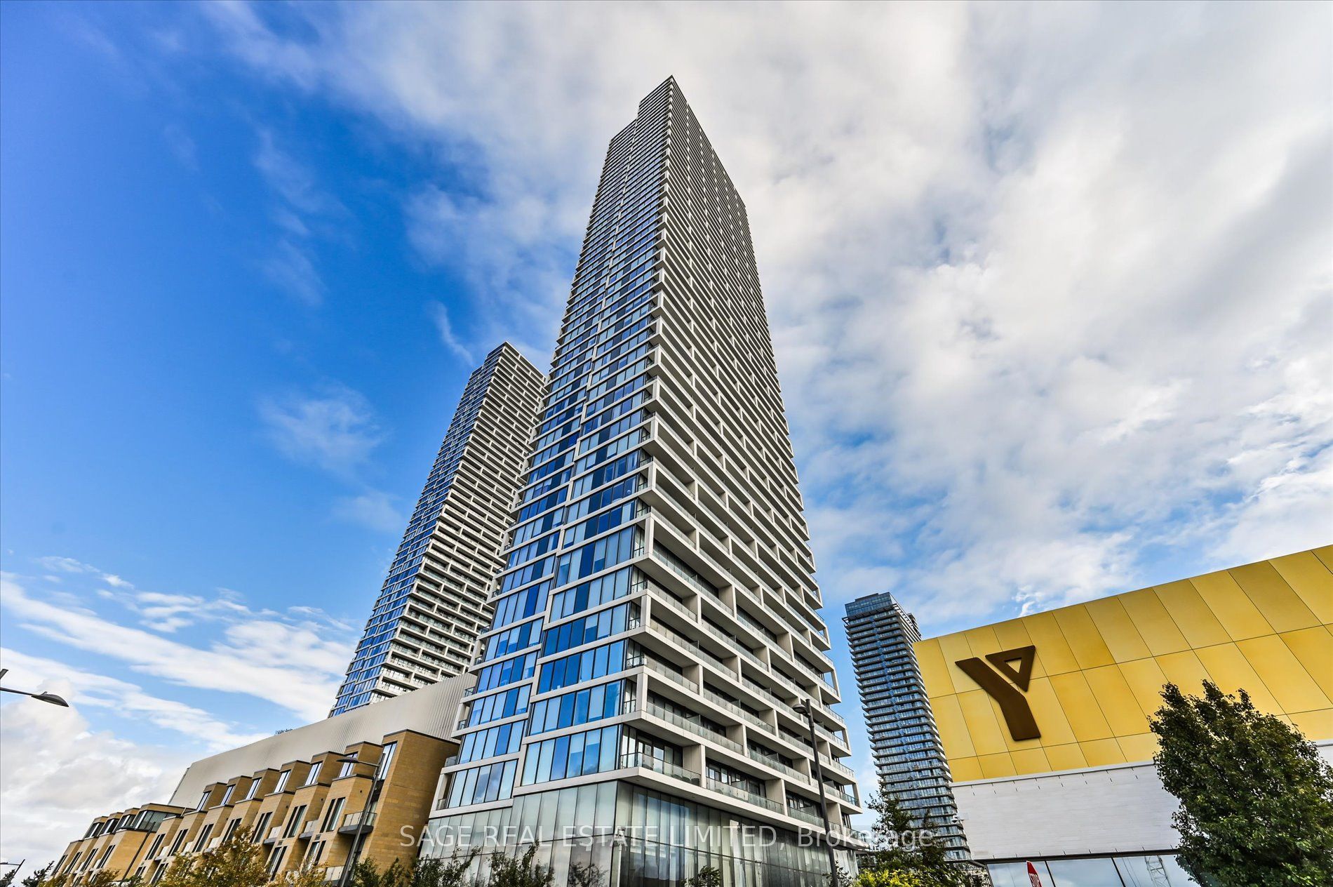 5 Buttermill Avenue 3210, Vaughan, ON L4K 0J5