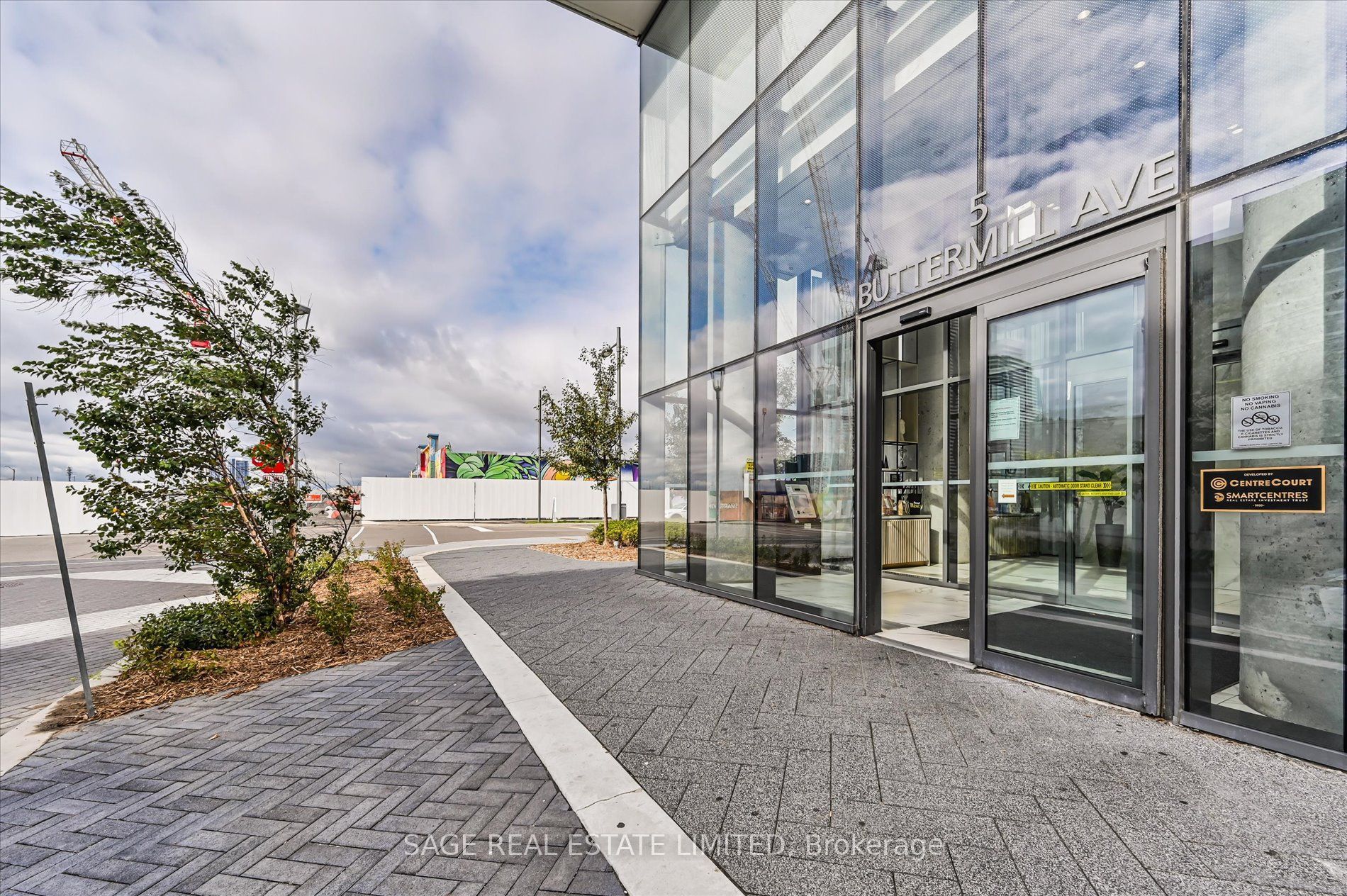 5 Buttermill Avenue 3210, Vaughan, ON L4K 0J5 photo 3