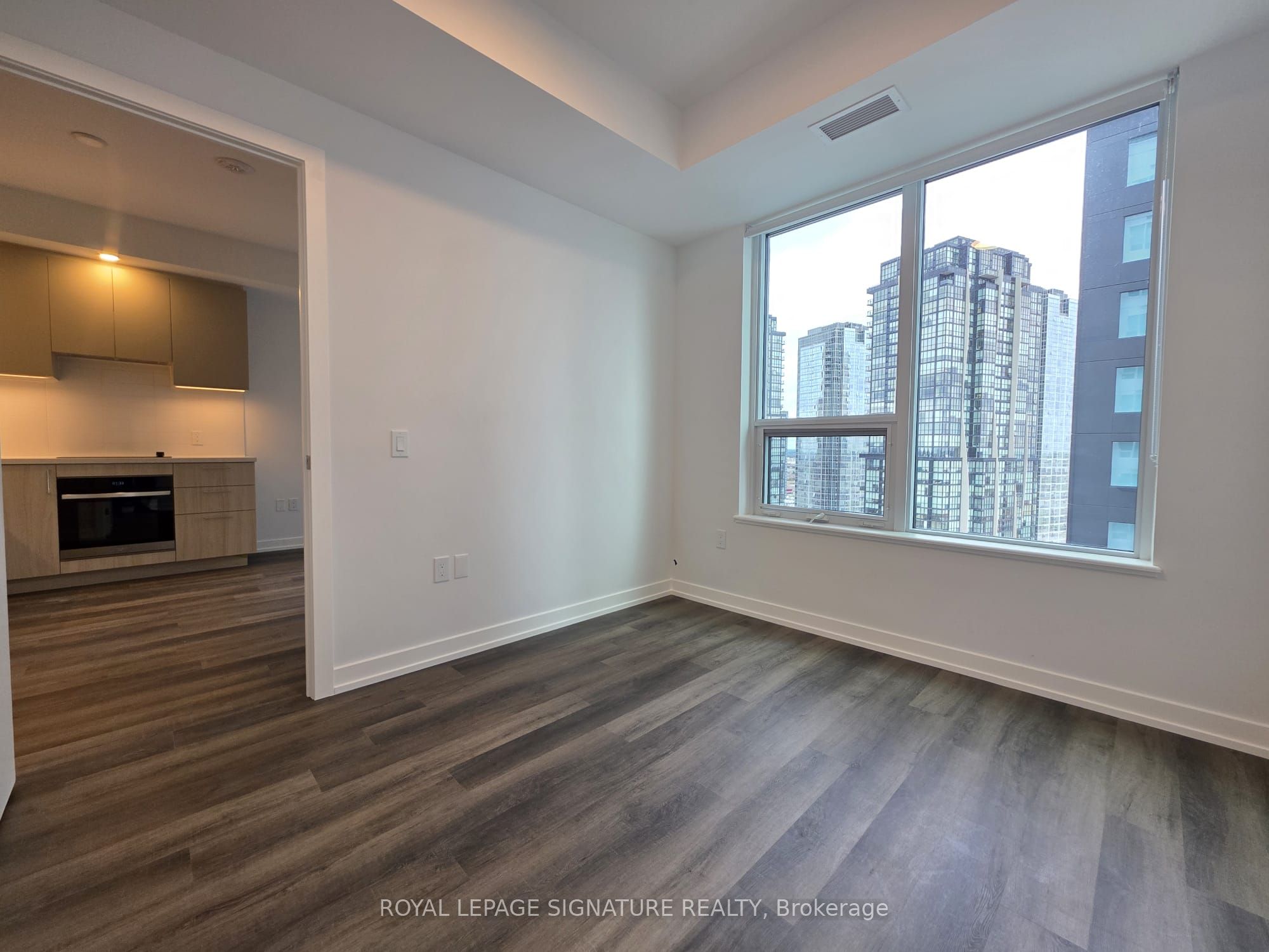 21 Meadowdale Road 2106, Vaughan, ON L4K 0H6 photo 3