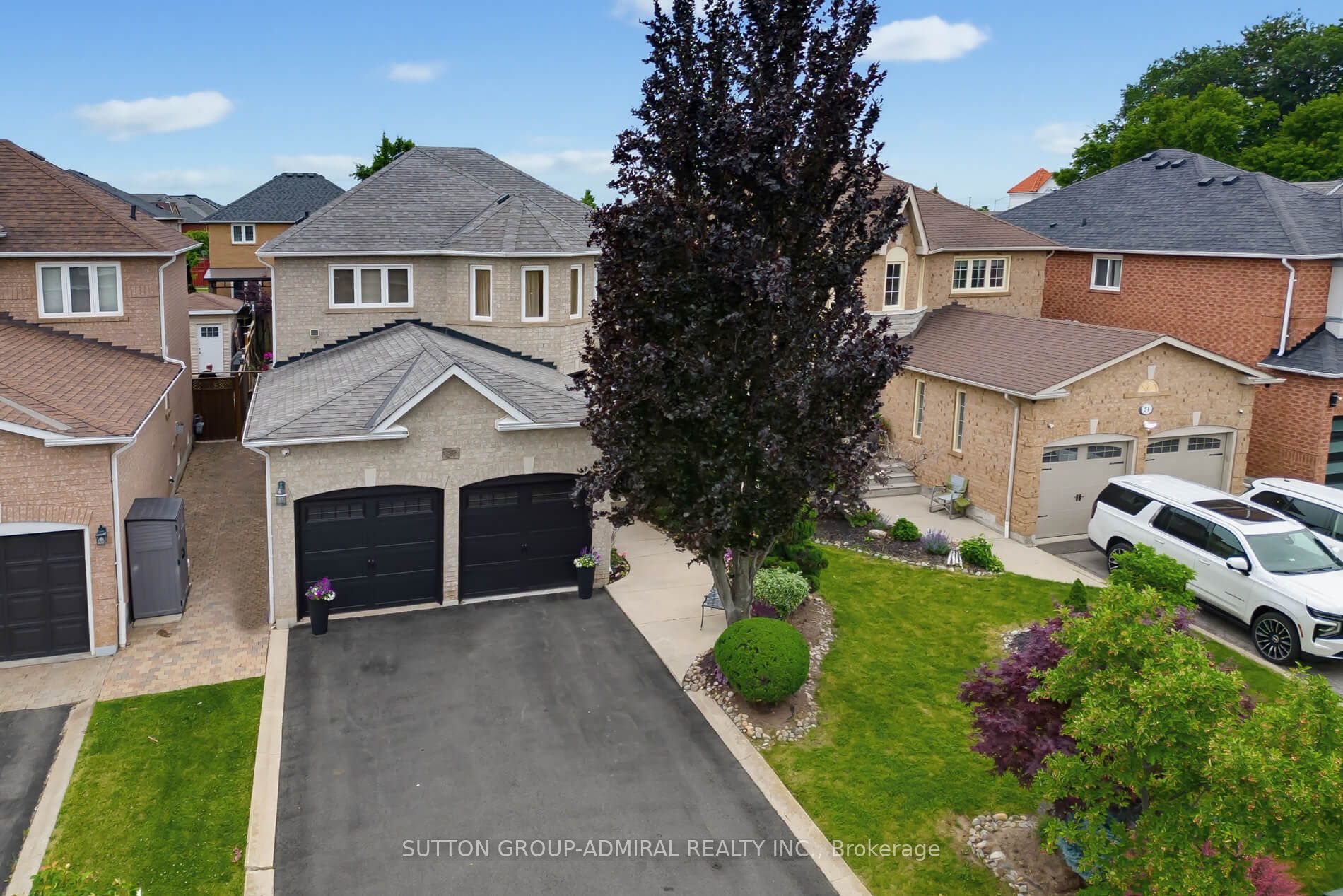 27 Pine Hollow Crescent, Vaughan, ON L6A 2L6 photo 2