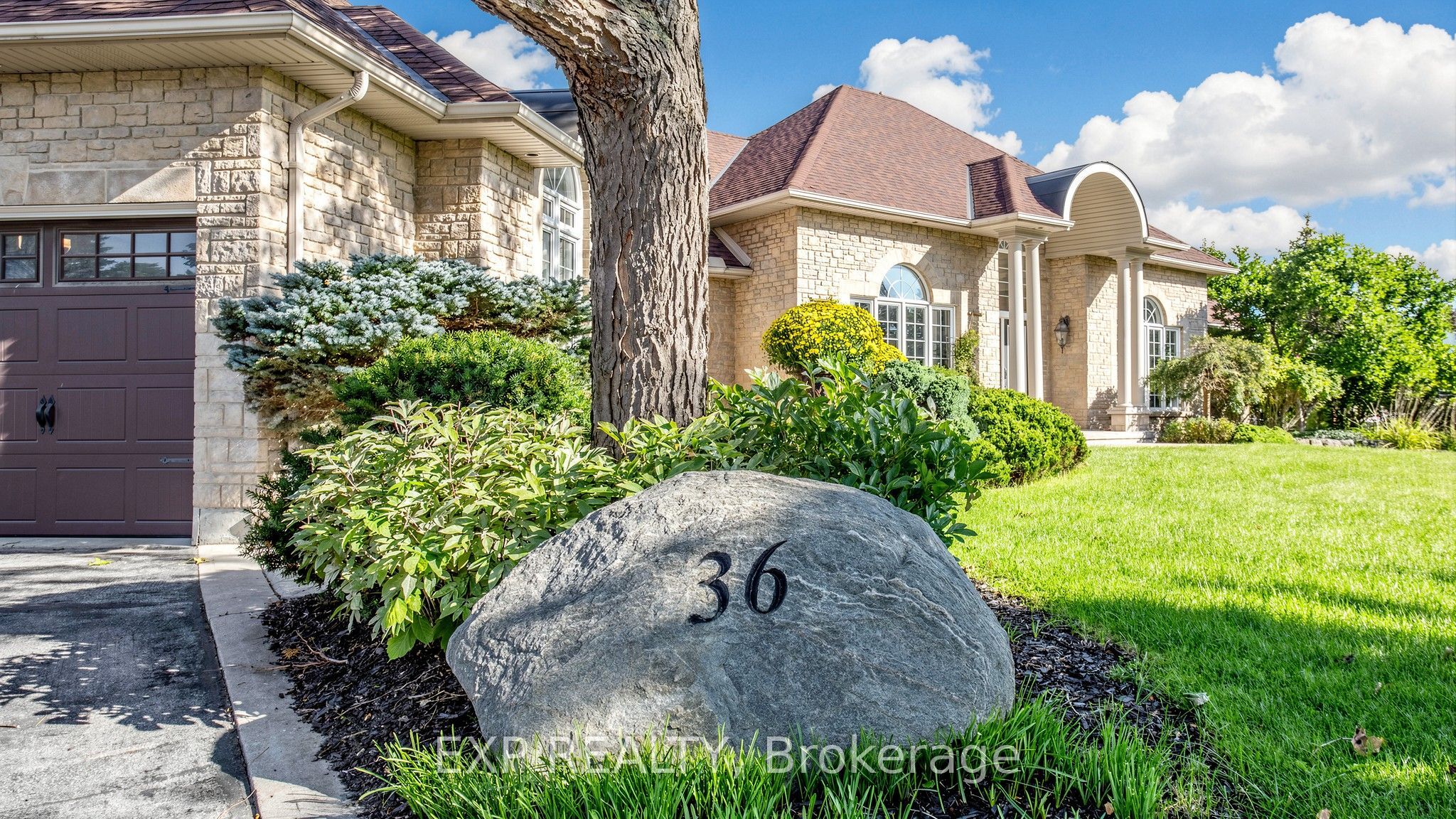 36 Maplehyrn Avenue, East Gwillimbury, ON L0G 1V0 photo 3