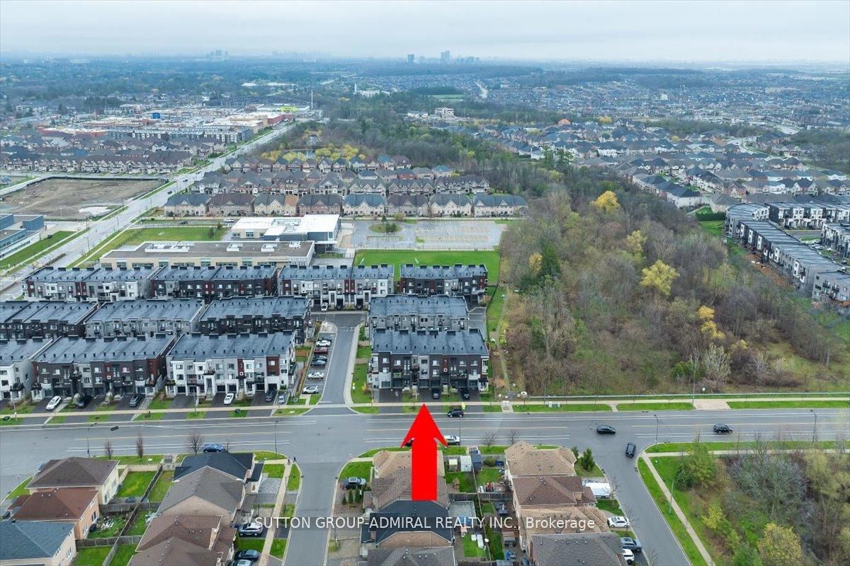 131 Lebovic Campus Drive, Vaughan, ON L6A 4J4 photo 2