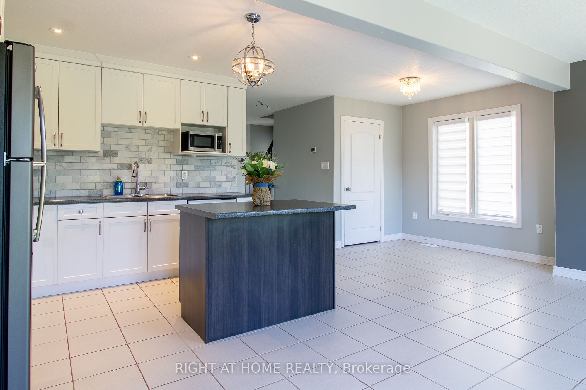187 Hutchinson Drive, New Tecumseth, ON L9R 0P6 photo 4