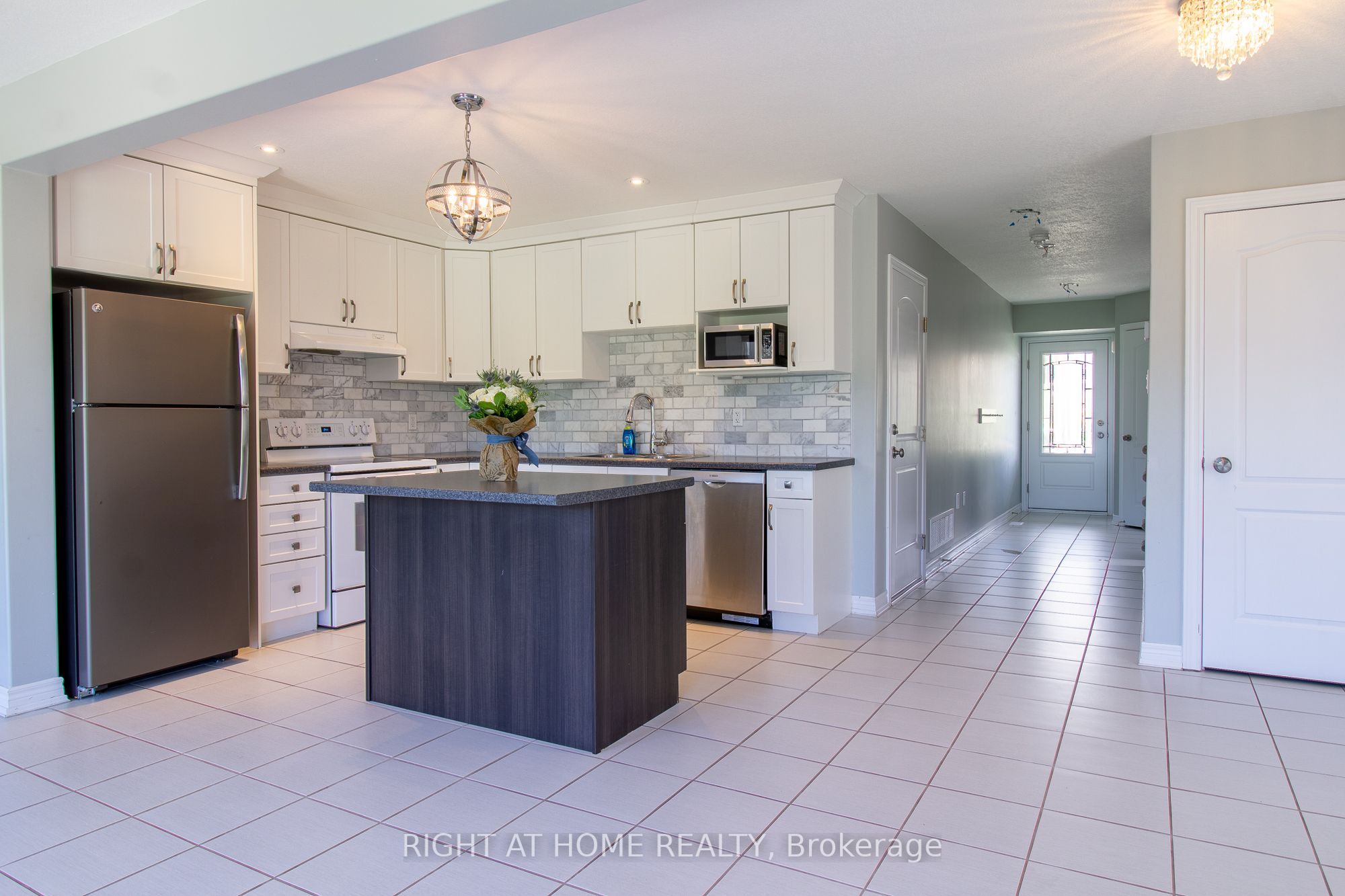 187 Hutchinson Drive, New Tecumseth, ON L9R 0P6 photo 5