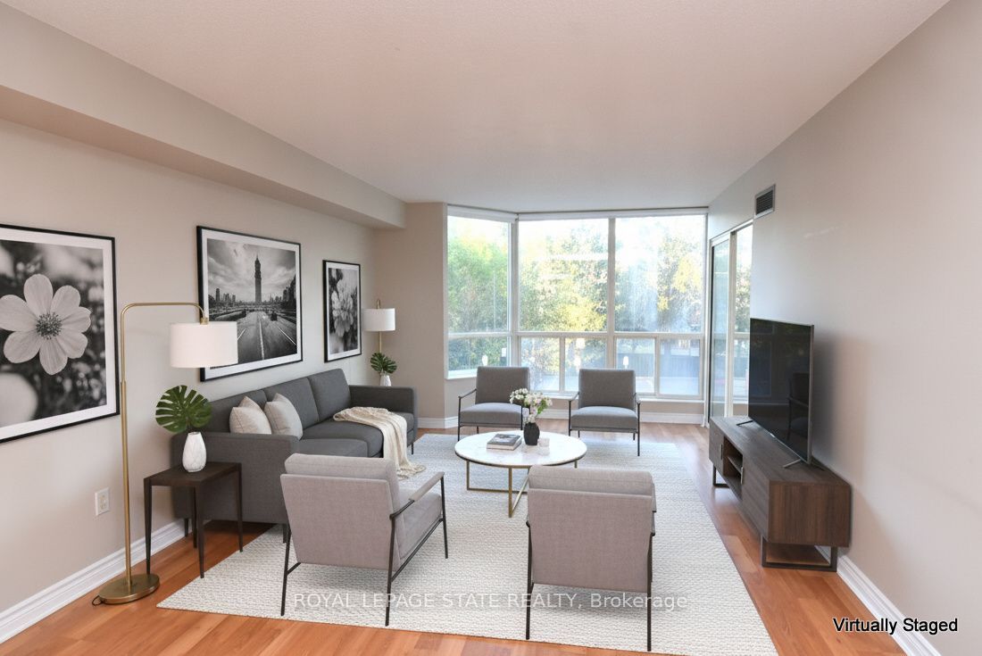 175 Cedar Avenue 215, Richmond Hill, ON L4C 9V3 photo 2