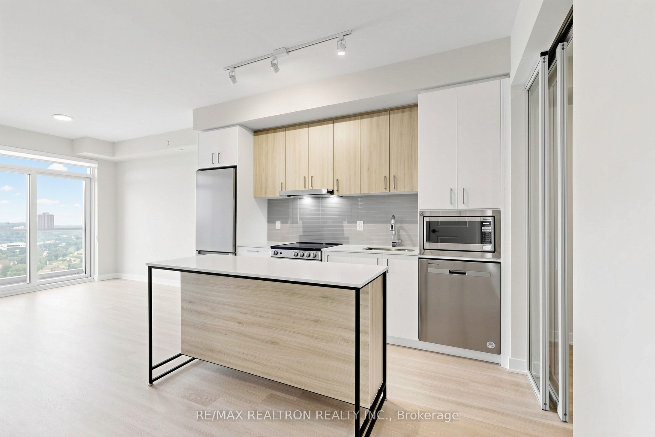50 Upper Mall Way 1909, Vaughan, ON L4J 0L8 photo 5