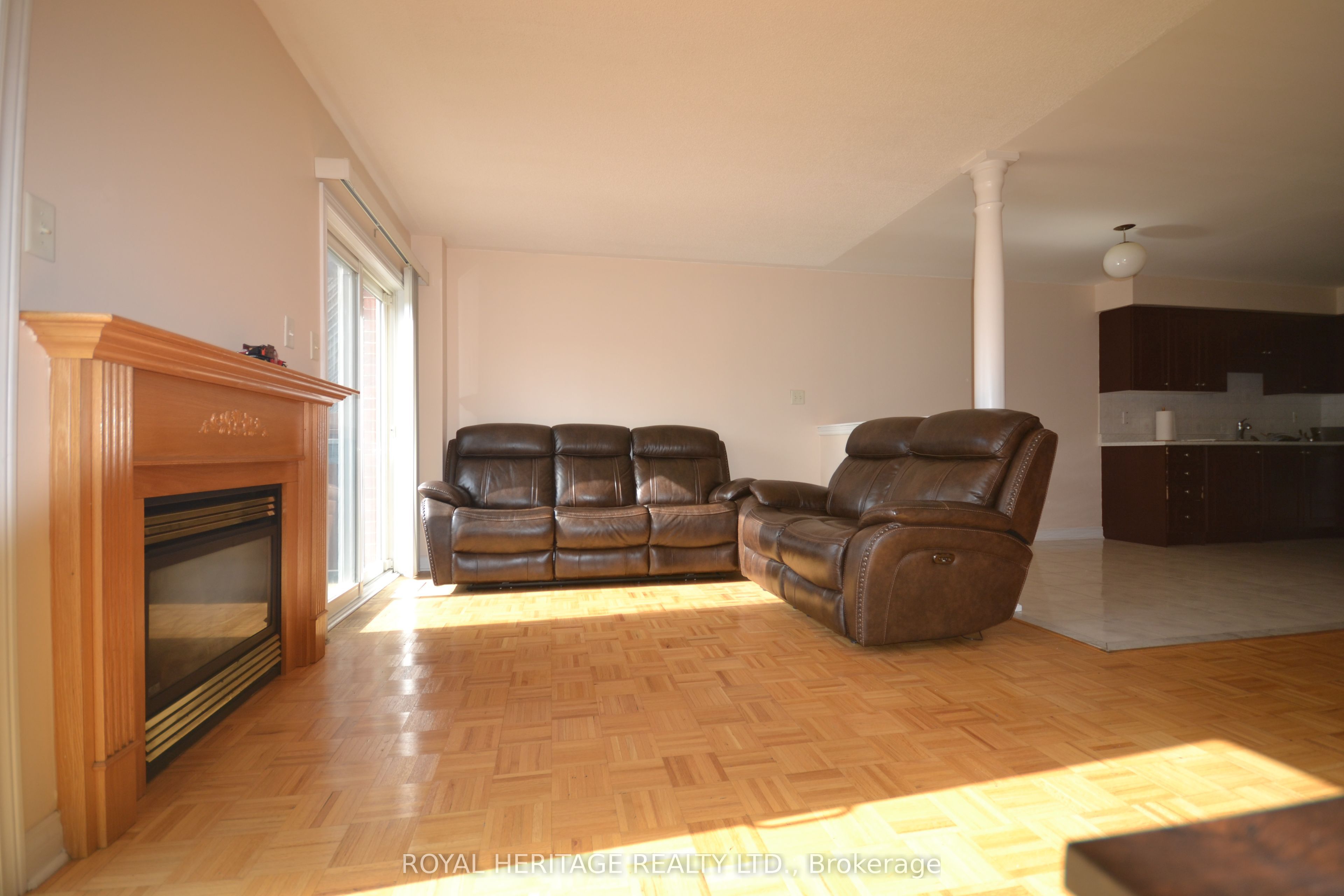 15 Boxhill Road, Markham, ON L3S 4R1 photo 3