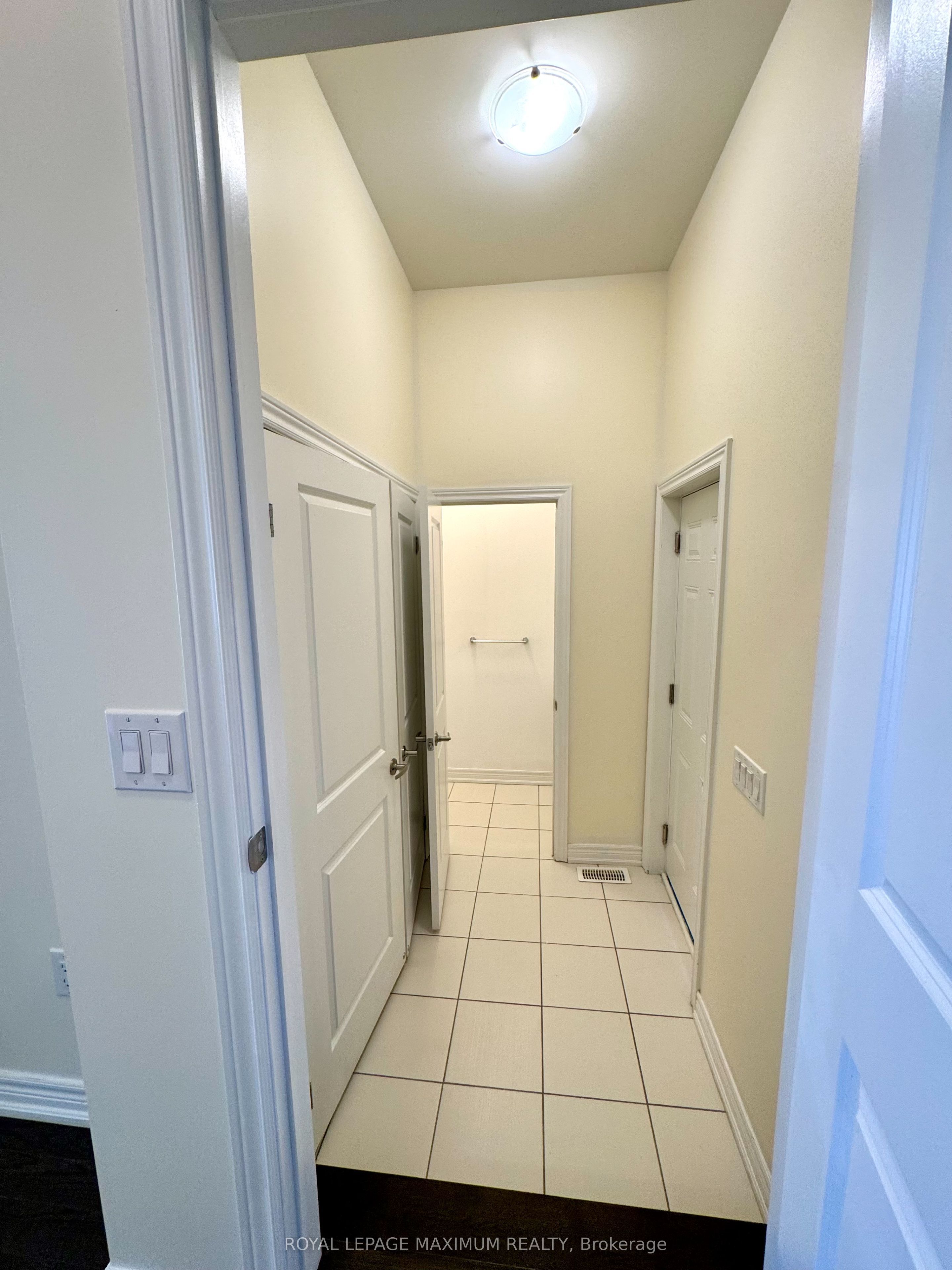 76 Blackwell Crescent, Bradford West Gwillimbury, ON L3Z 4L4 photo 2