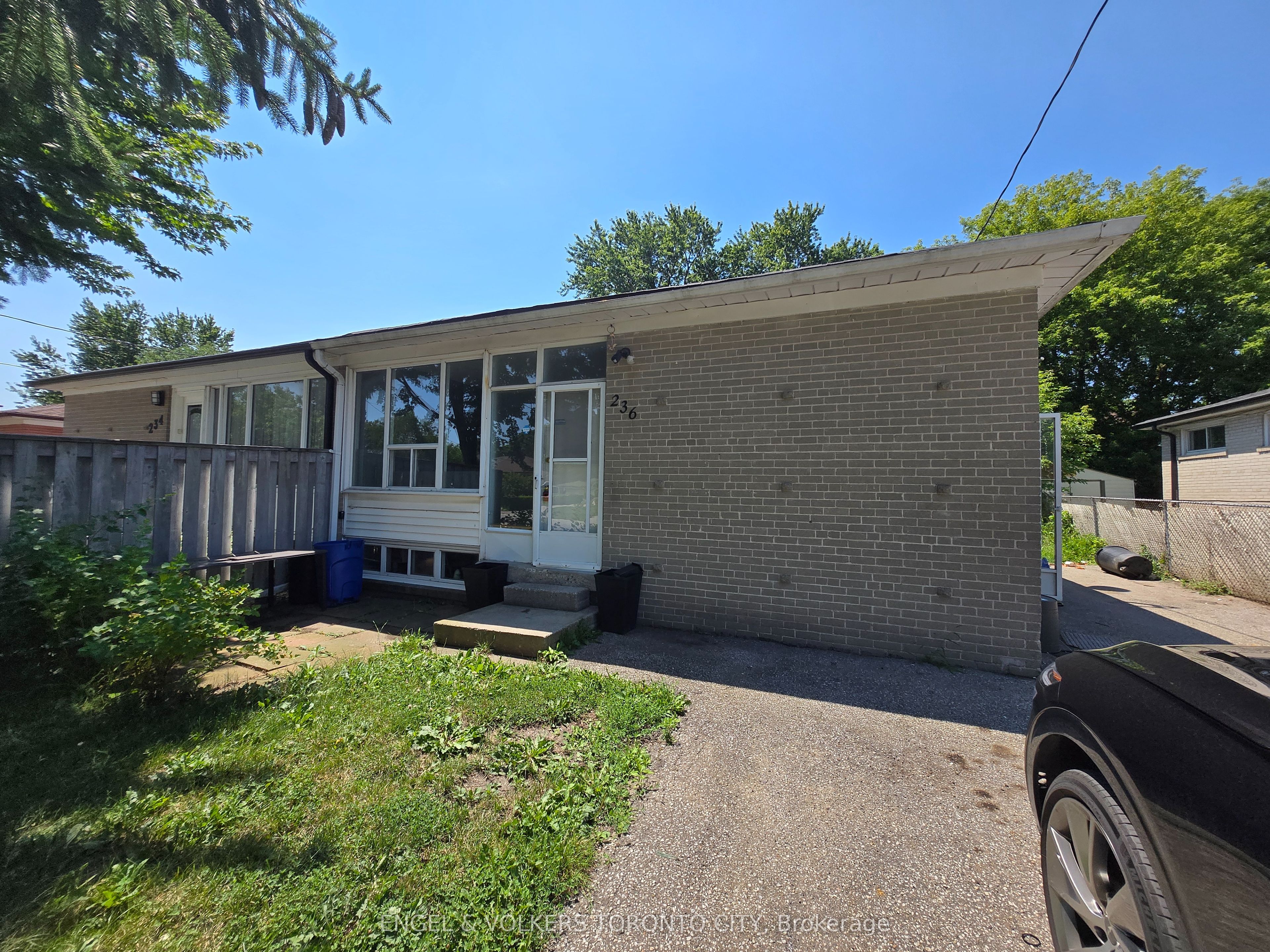 236 Anzac Road main, Richmond Hill, ON L4C 3G8