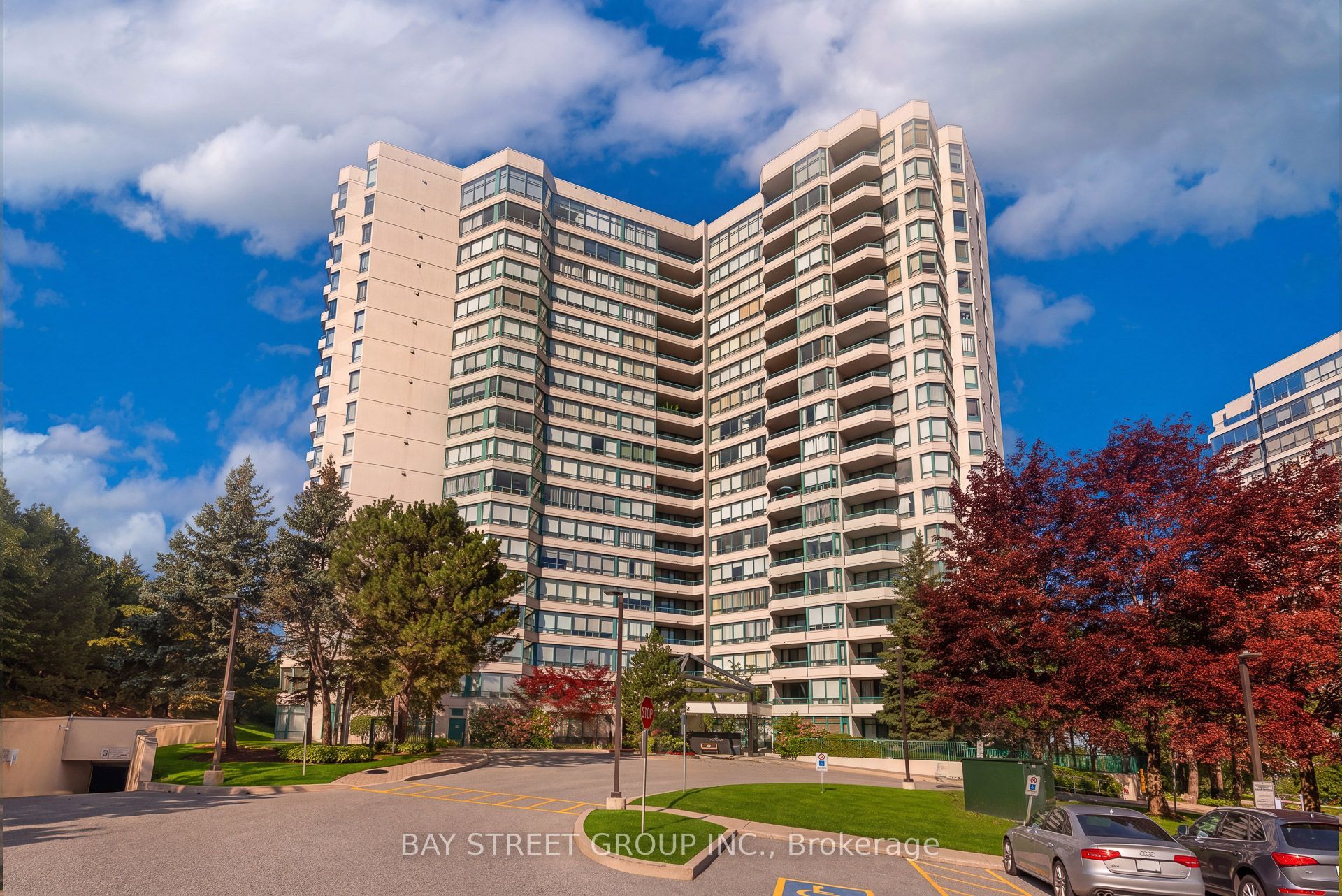 7250 Yonge Street 506, Vaughan, ON L4J 7X1