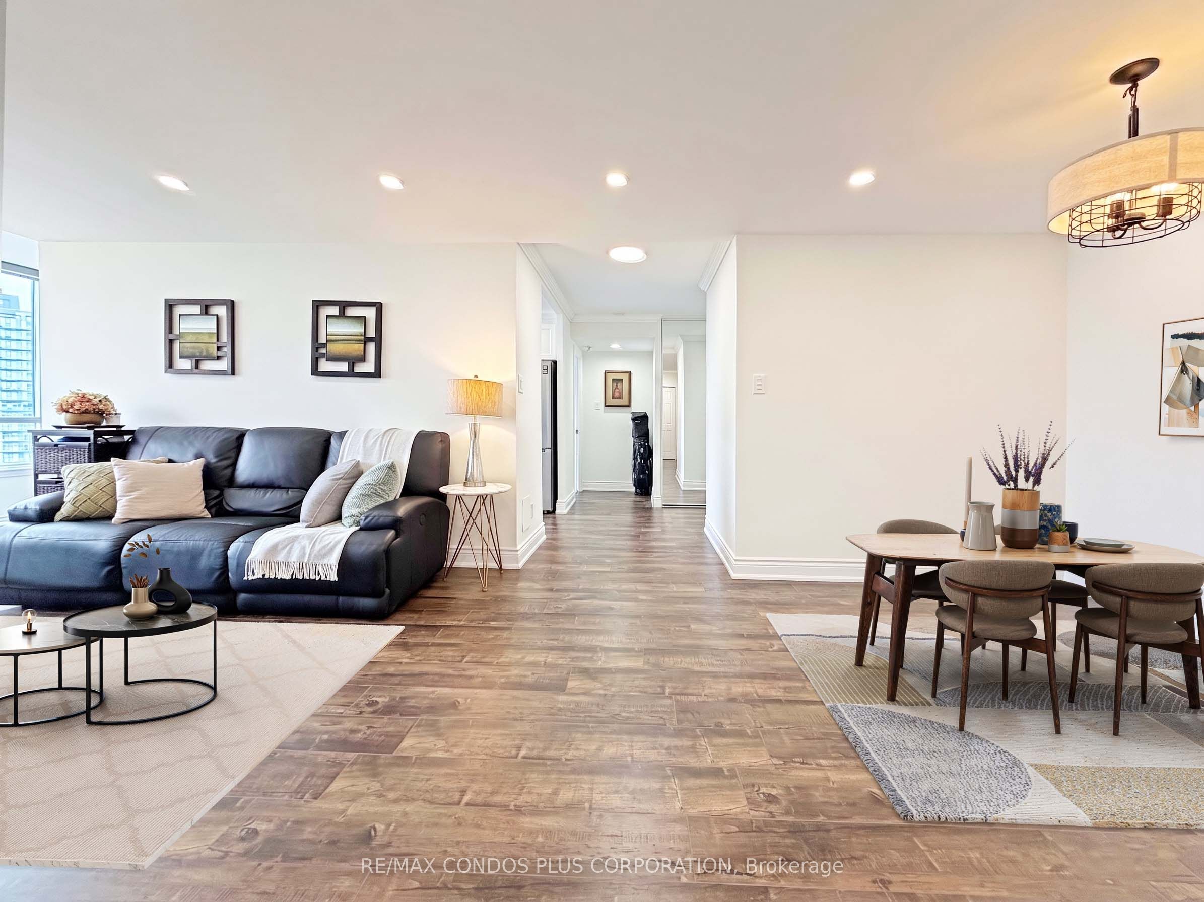 120 Promenade Circle 1509, Vaughan, ON L4J 7W9 photo 5