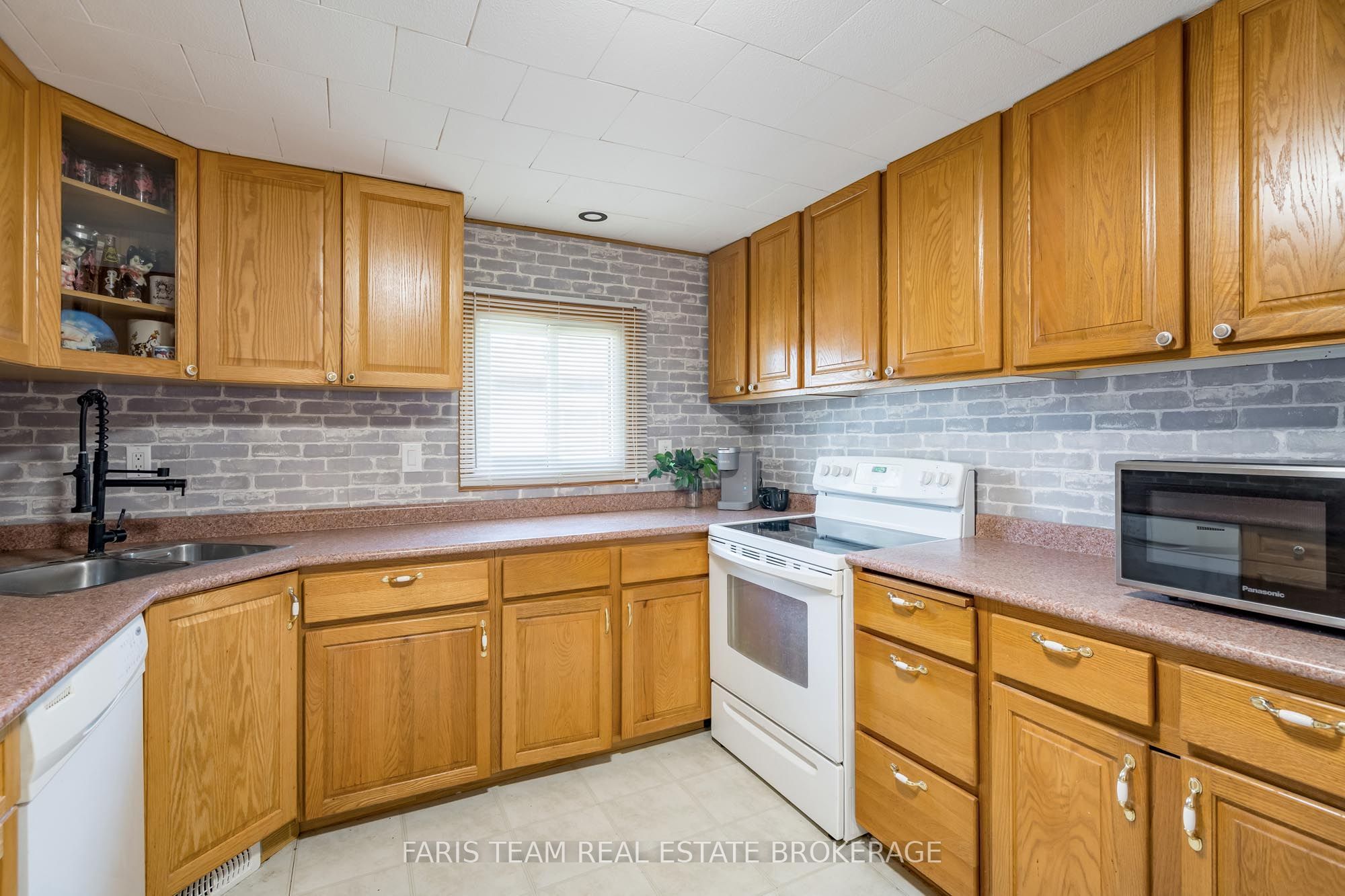 12 Centre Park Road, Essa, ON L0M 1B1 photo 5