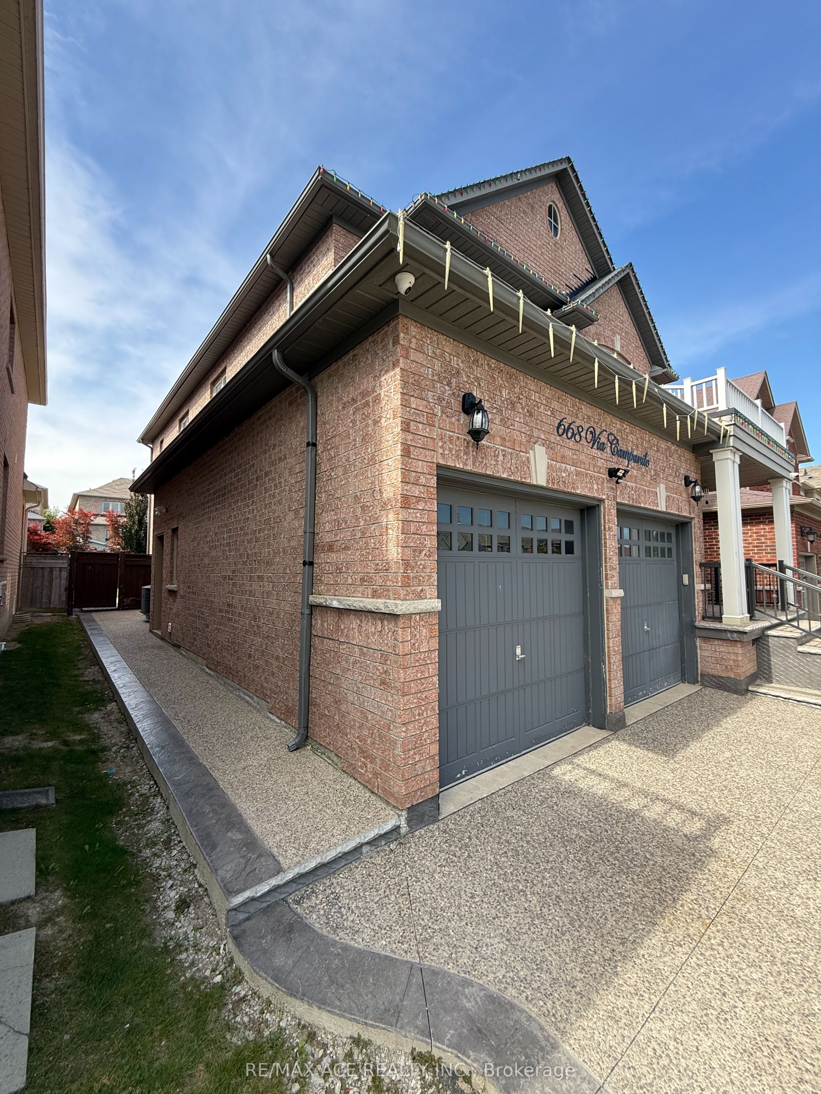 668 Via Campanile Avenue Bsmt, Vaughan, ON L4H 0Y8 photo 3
