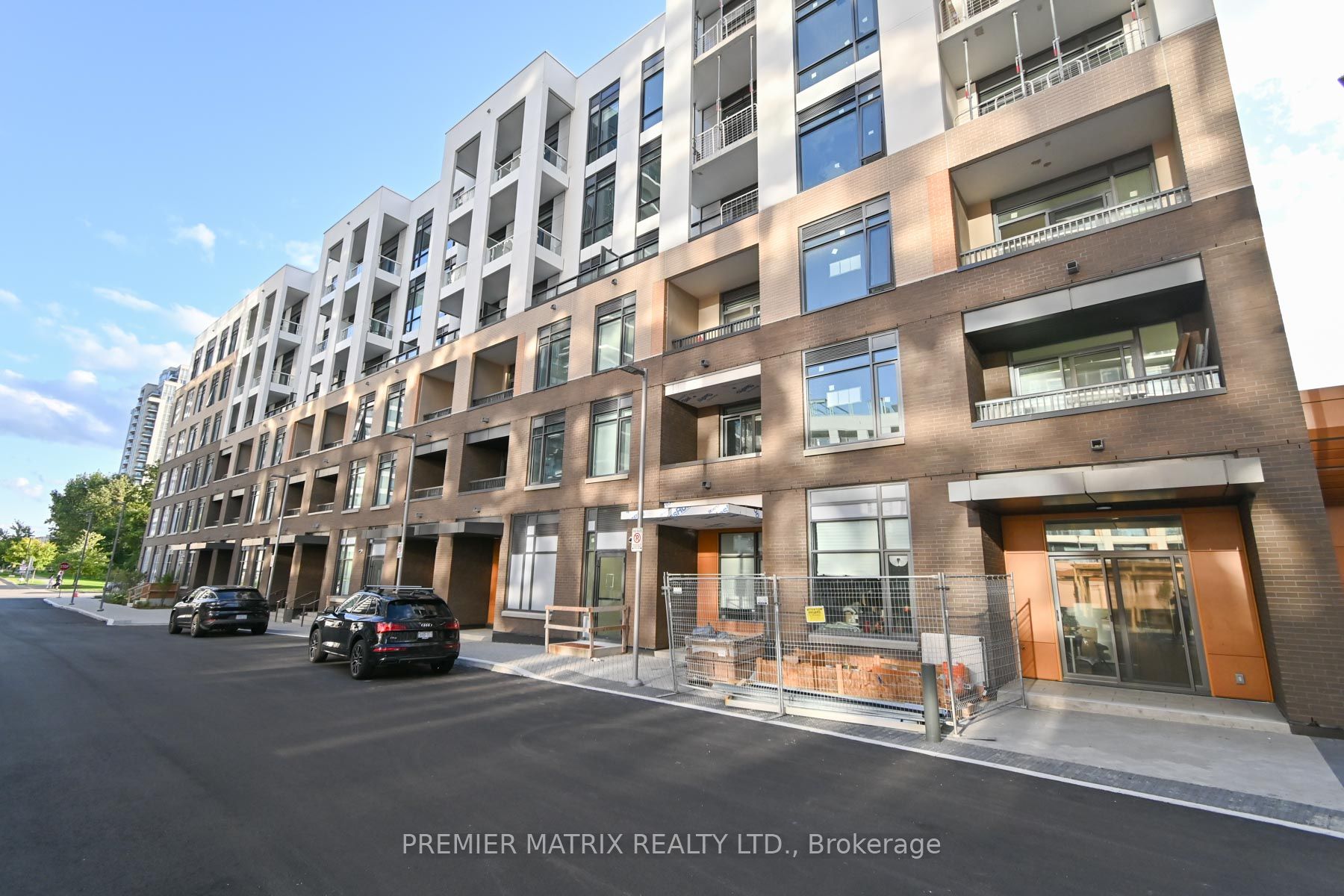 8 Beverley Glen Boulevard 106, Vaughan, ON L4J 0B8 photo 2