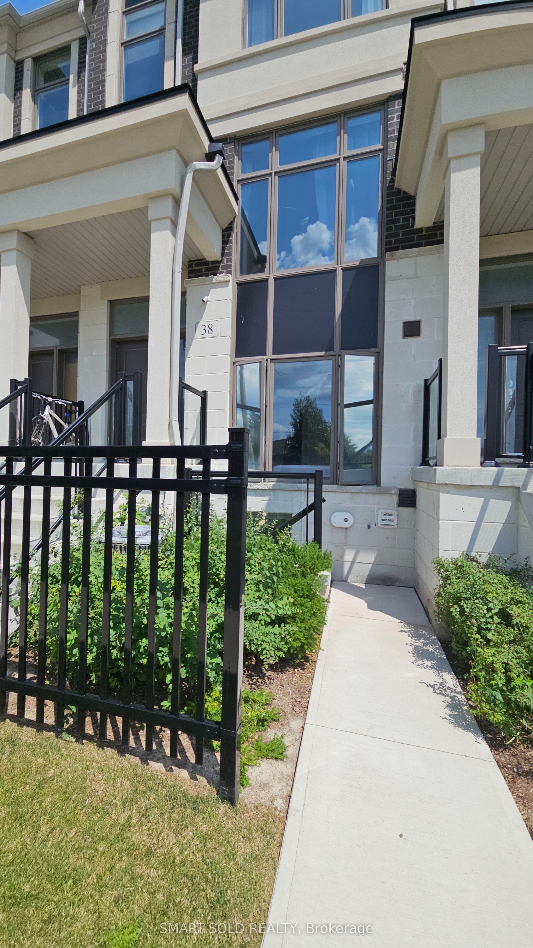 38 Wuhan Lane #Lower, Markham, ON L6E 0V4 photo 2