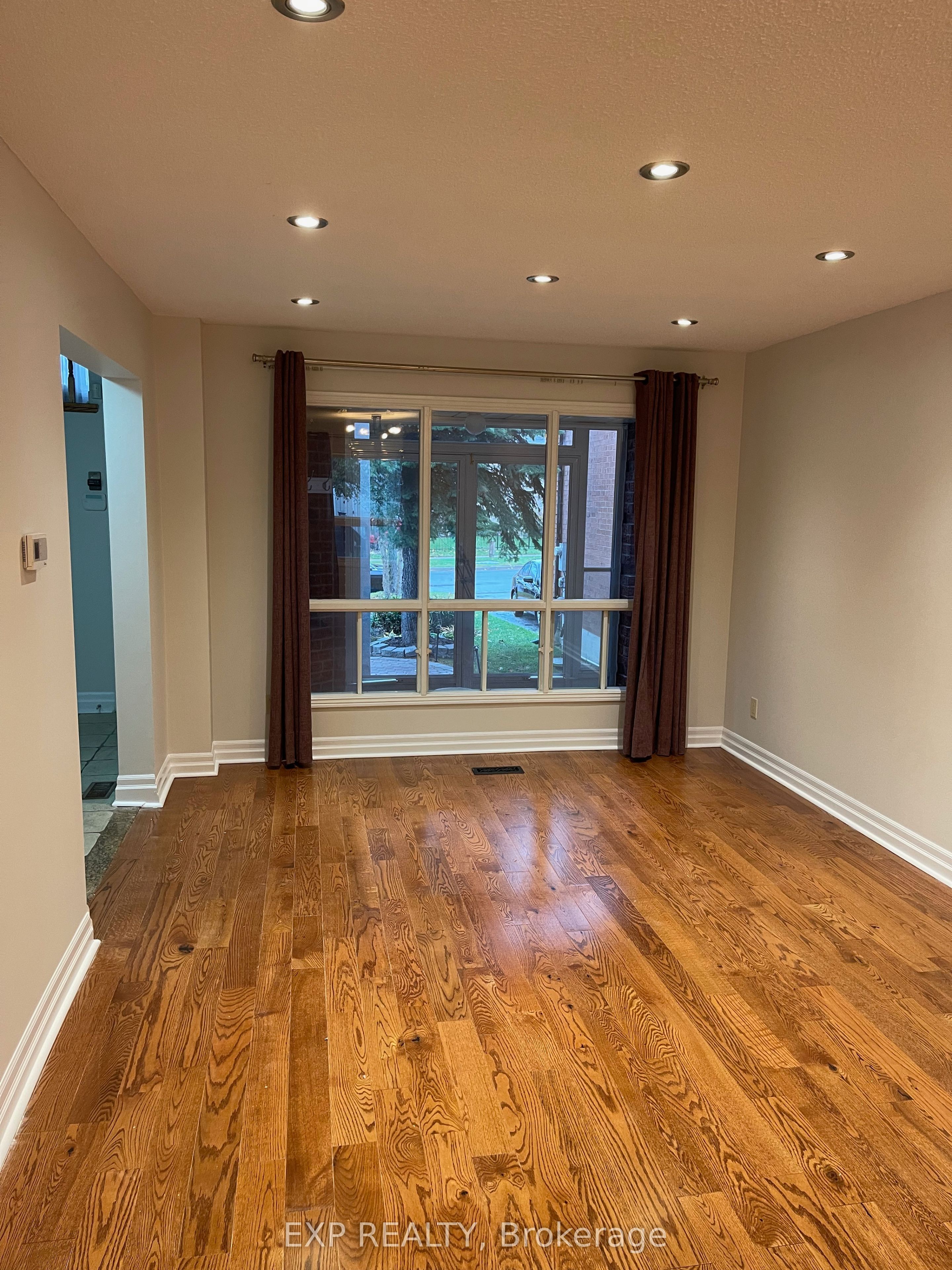 29 Gayla Street, Vaughan, ON L4J 6W2 photo 5
