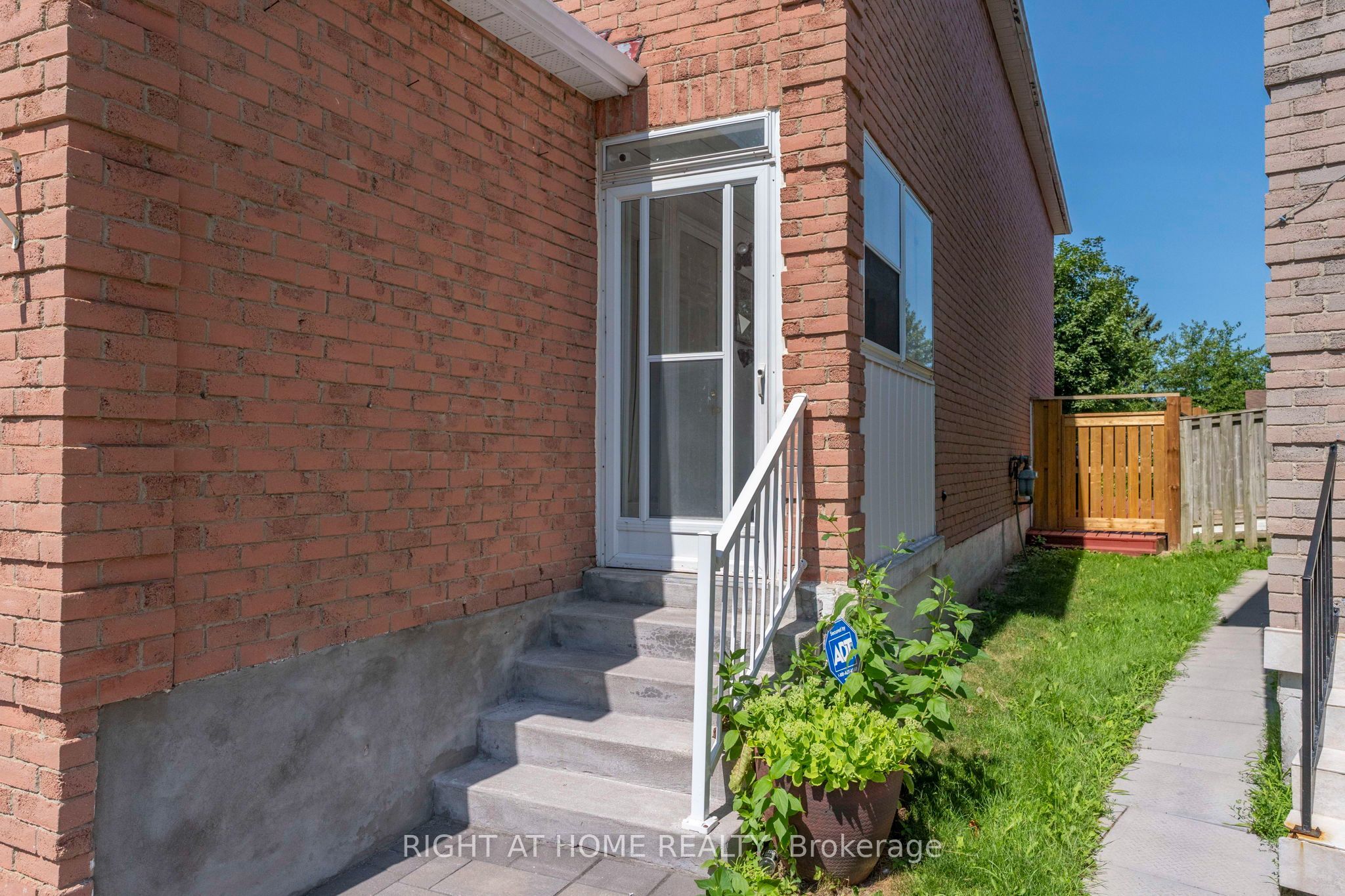 87 William Honey Crescent, Markham, ON L3S 2M2 photo 2