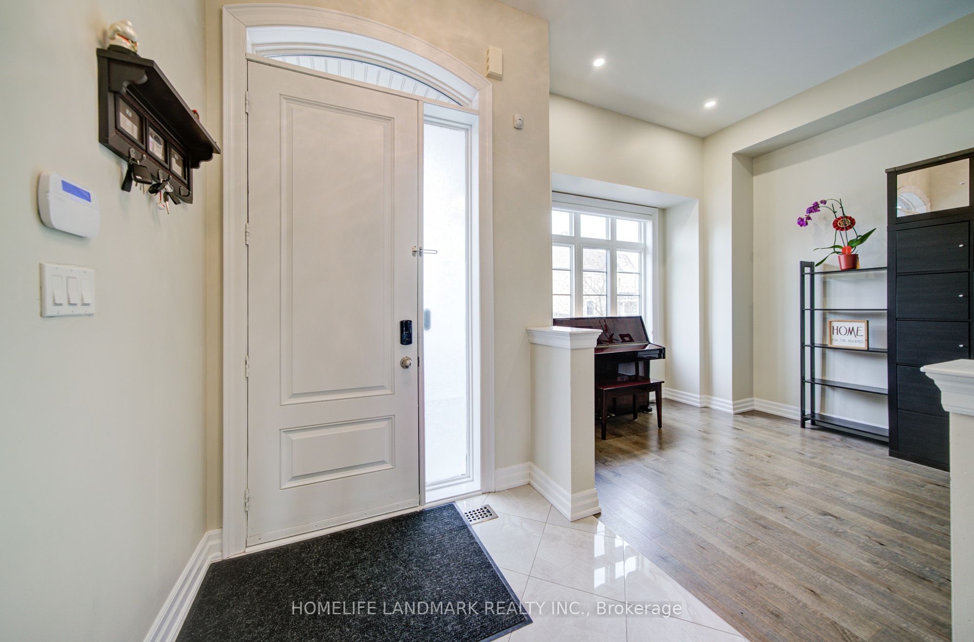 43 Mike Boshevski Court, Aurora, ON L4G 3G7 photo 4