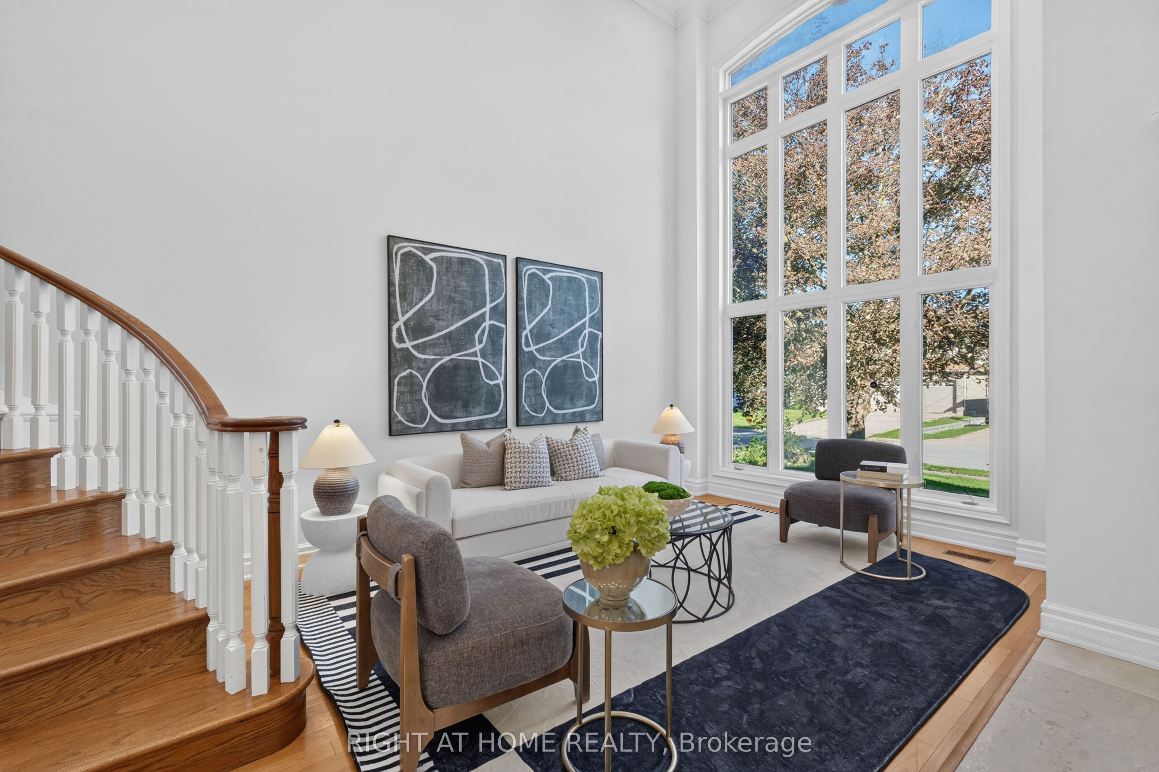 23 Mackay Drive, Richmond Hill, ON L4C 6N9 photo 5