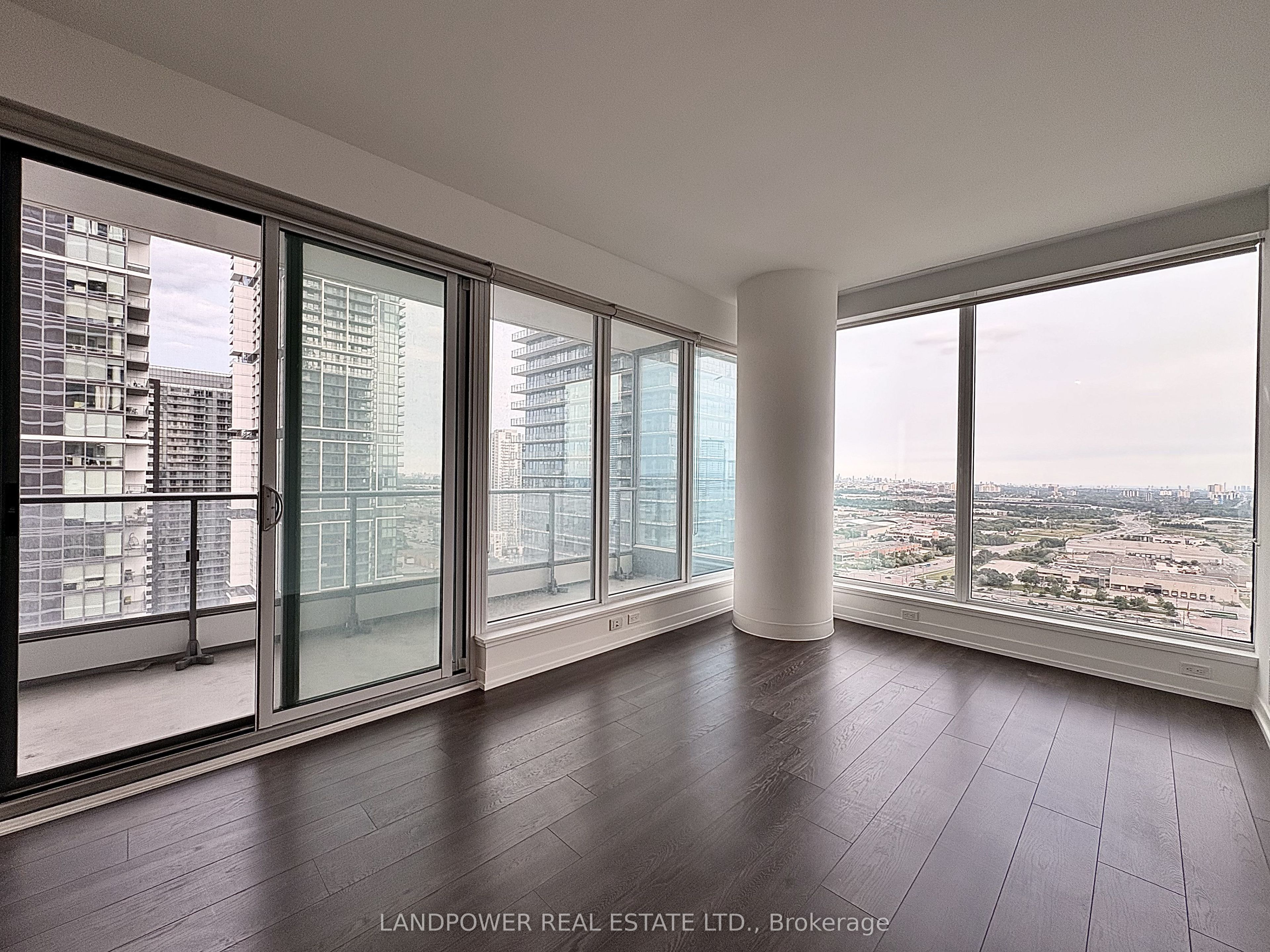 950 Portage Parkway 3006, Vaughan, ON L4K 0J7 photo 3