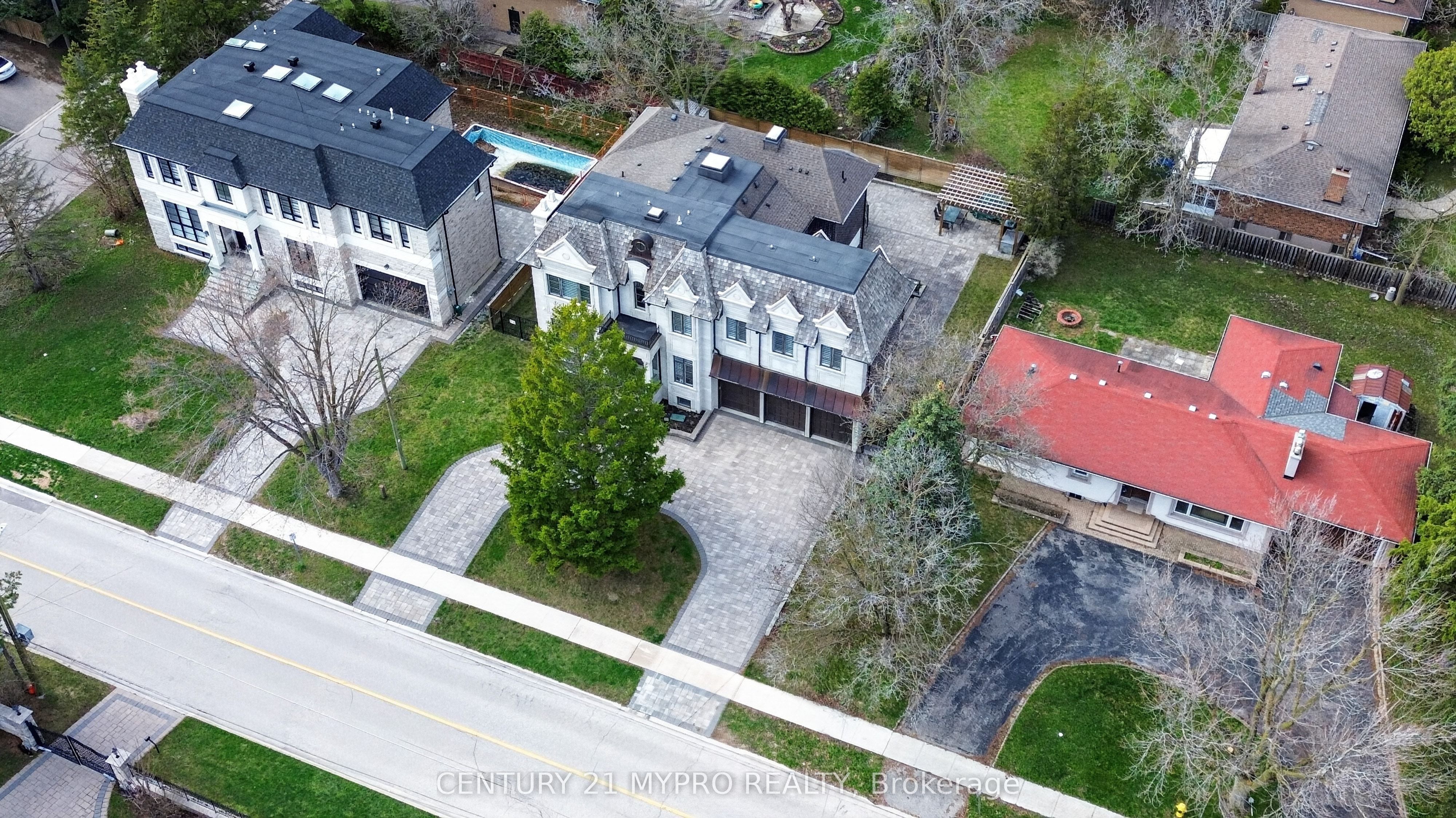 20 Uplands Avenue, Vaughan, ON L4J 1J9