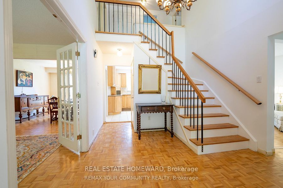 27 Drumern Crescent, Richmond Hill, ON L4C 5H9 photo 4