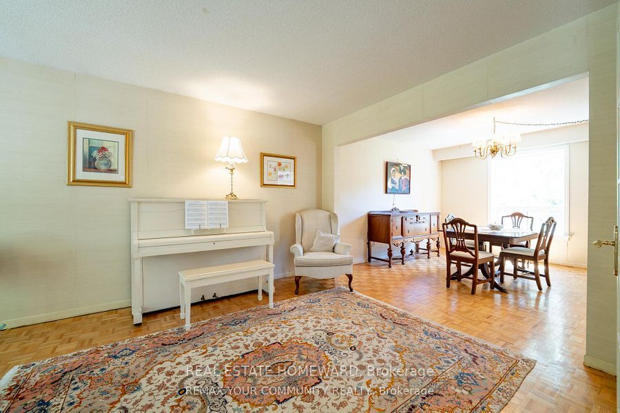 27 Drumern Crescent, Richmond Hill, ON L4C 5H9 photo 5