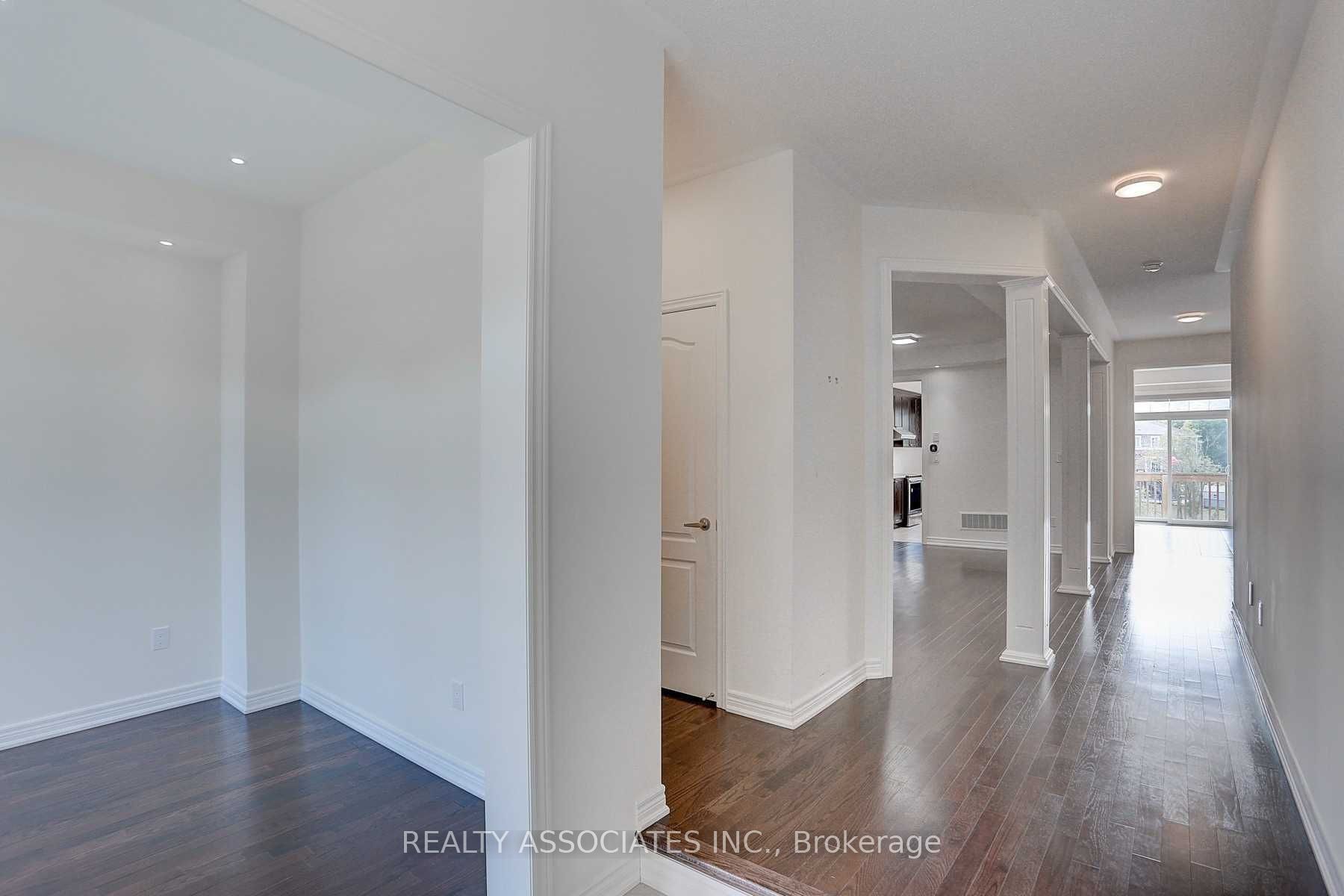 153 Roy Harper Avenue, Aurora, ON L4G 0V6 photo 4