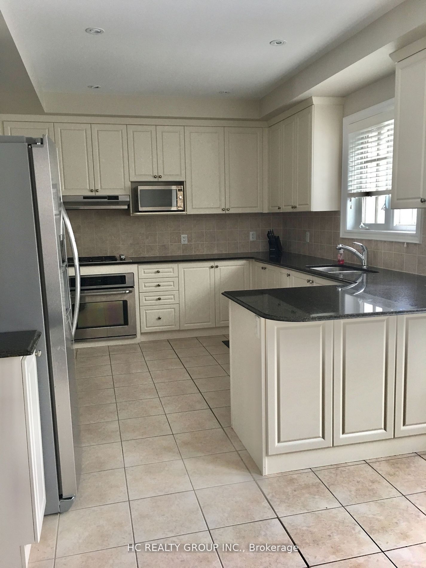 37 Rouge Valley Drive W, Markham, ON L6G 0C1 photo 2