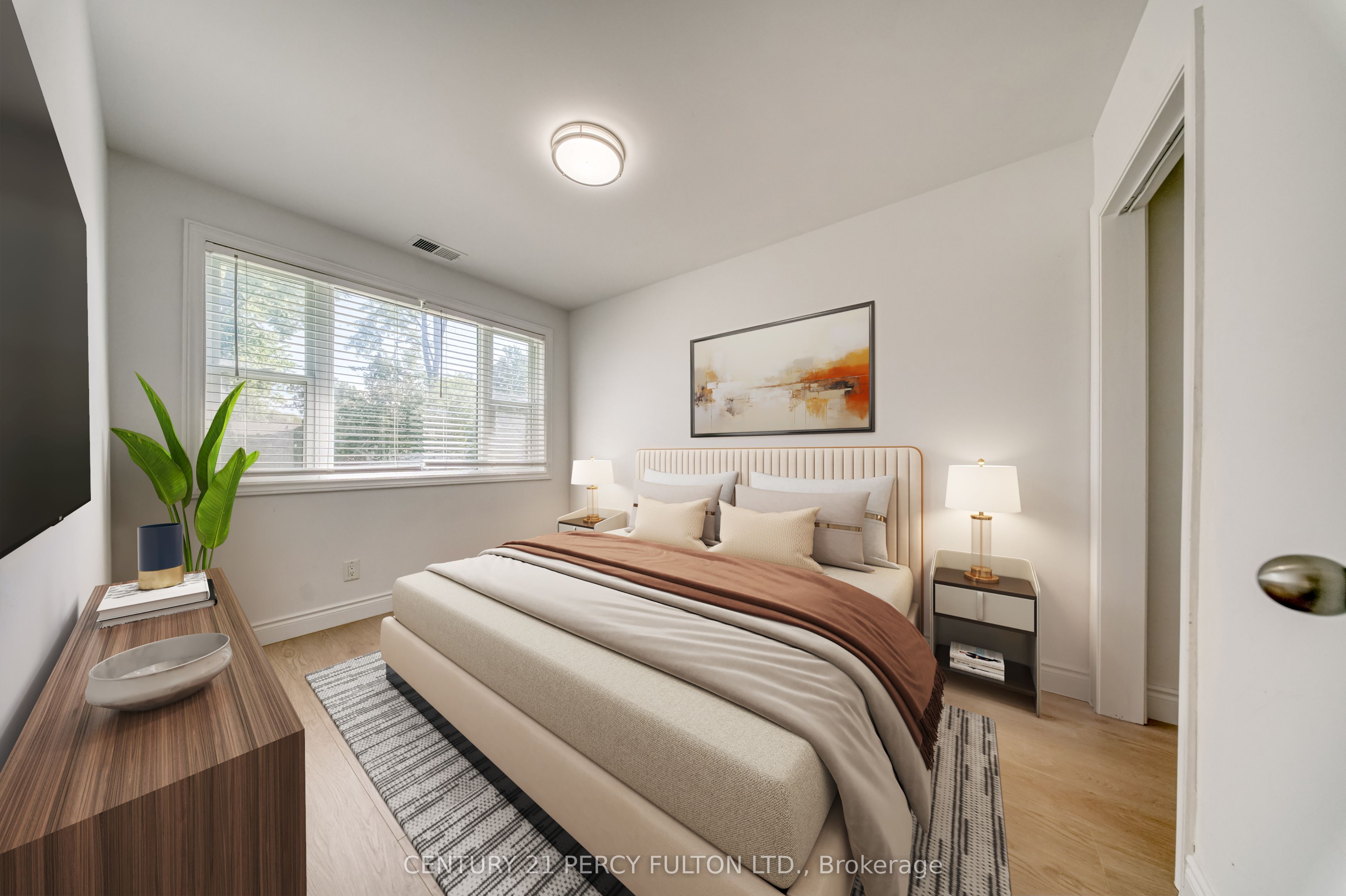 242 Simcoe Avenue, Georgina, ON L4P 2H8 photo 4