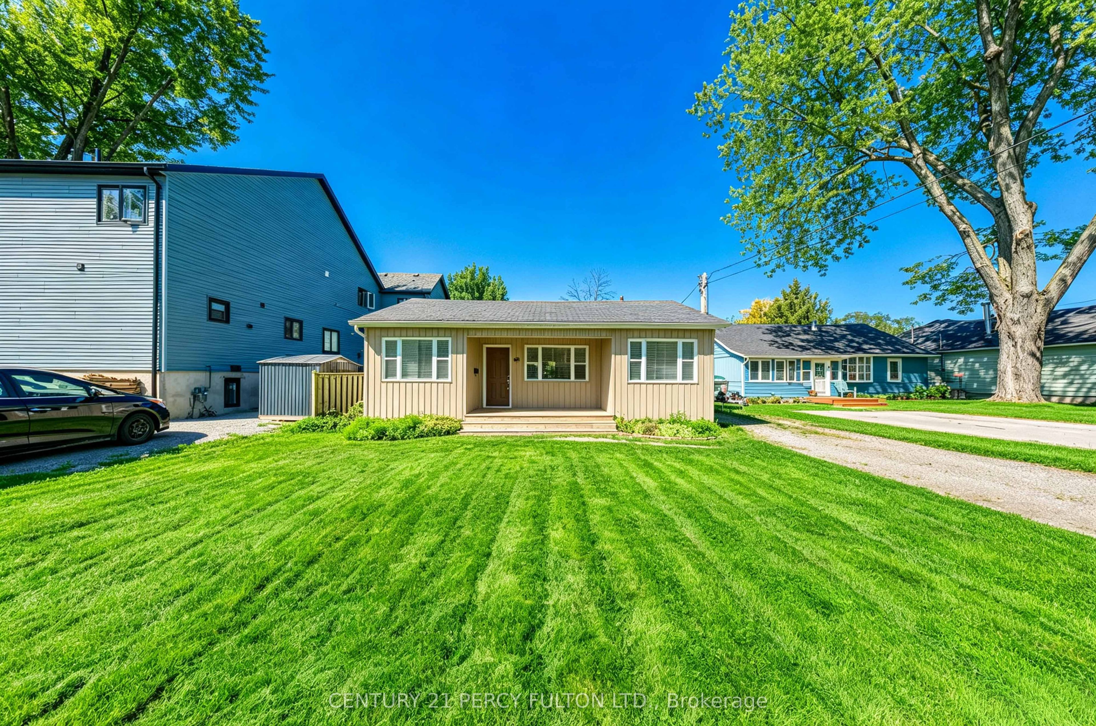 242 Simcoe Avenue, Georgina, ON L4P 2H8 photo 5