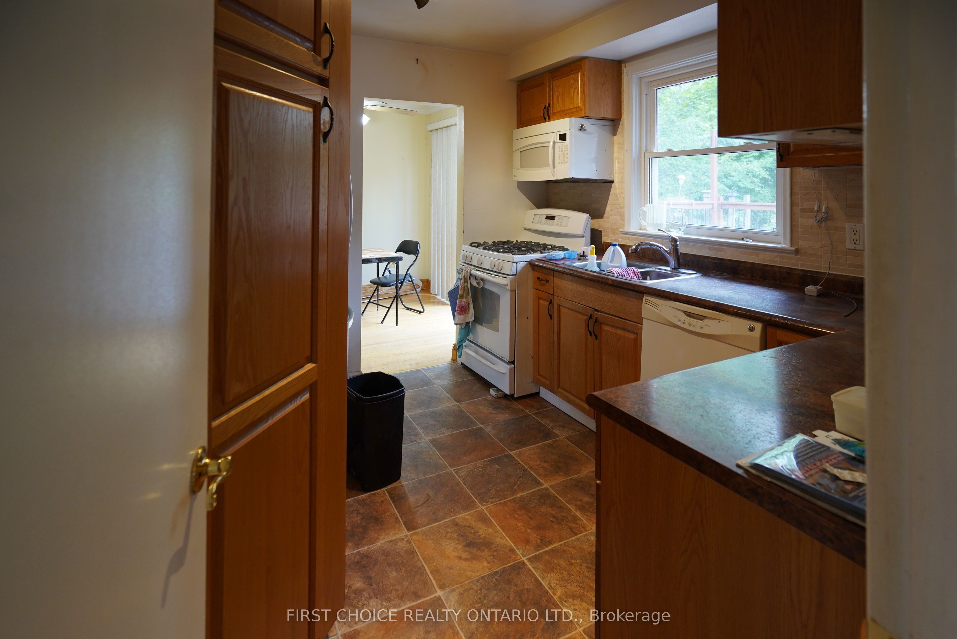 172 Colborne Avenue, Richmond Hill, ON L4C 2K1 photo 4