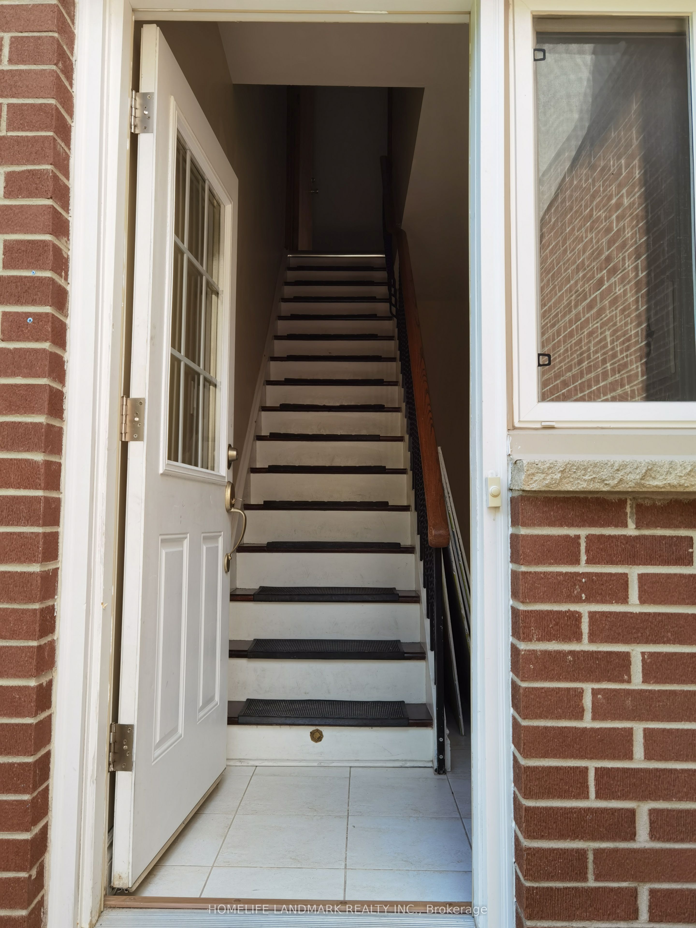 109 Brookside Road S, Richmond Hill, ON L4C 0J6 photo 3