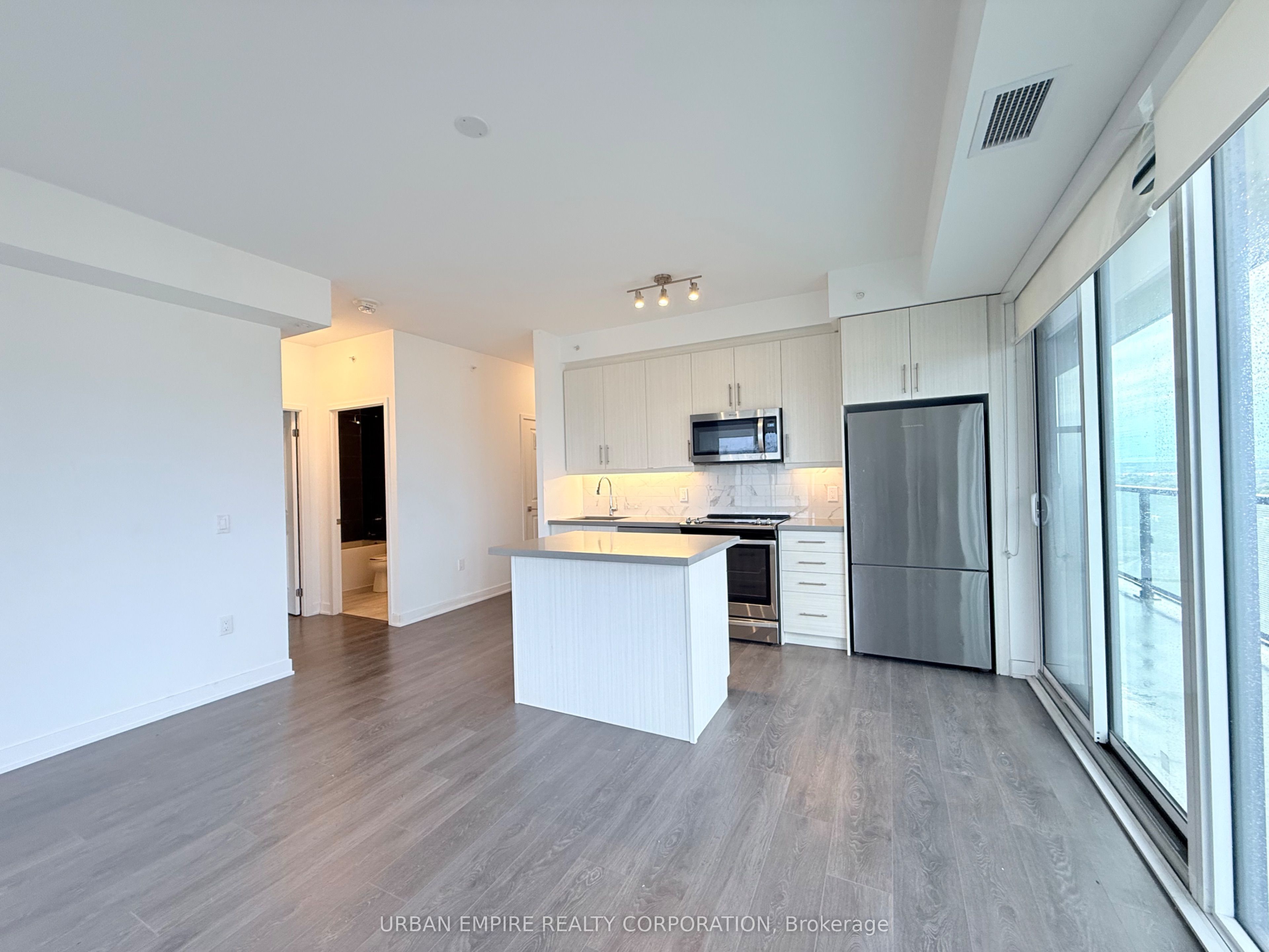 85 Oneida Crescent 1704, Richmond Hill, ON L4B 0A6 photo 5