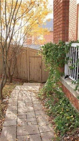 8 Townwood Drive #18-BSMNT, Richmond Hill, ON L4E 4Y9 photo 4