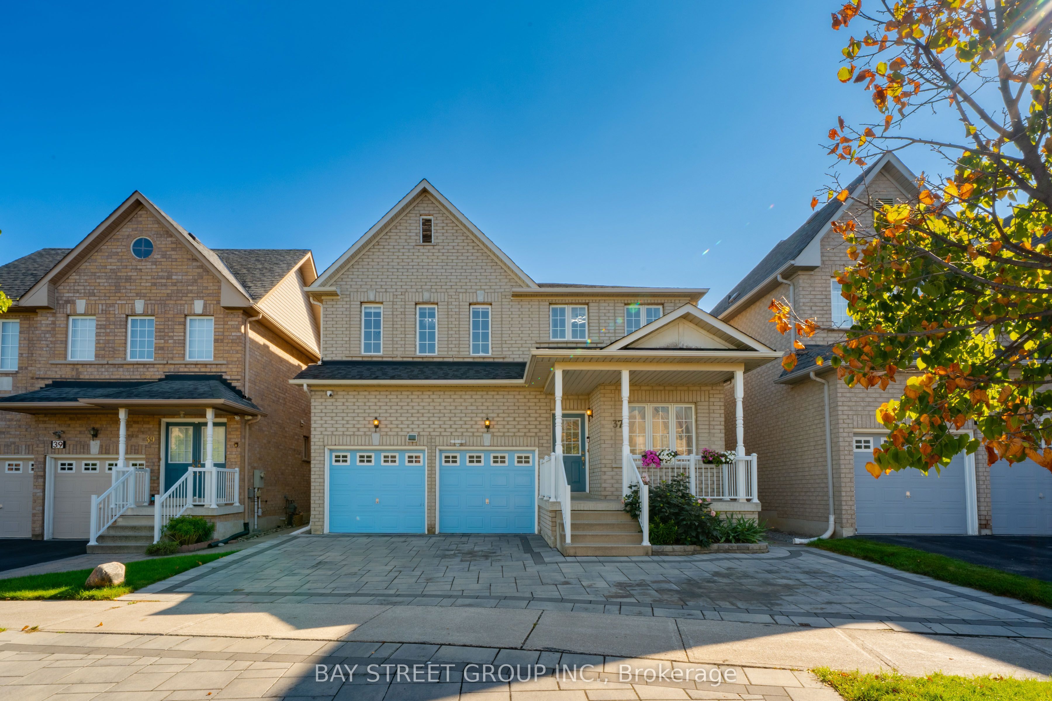 37 Rembrandt Drive, Markham, ON L3R 5W1