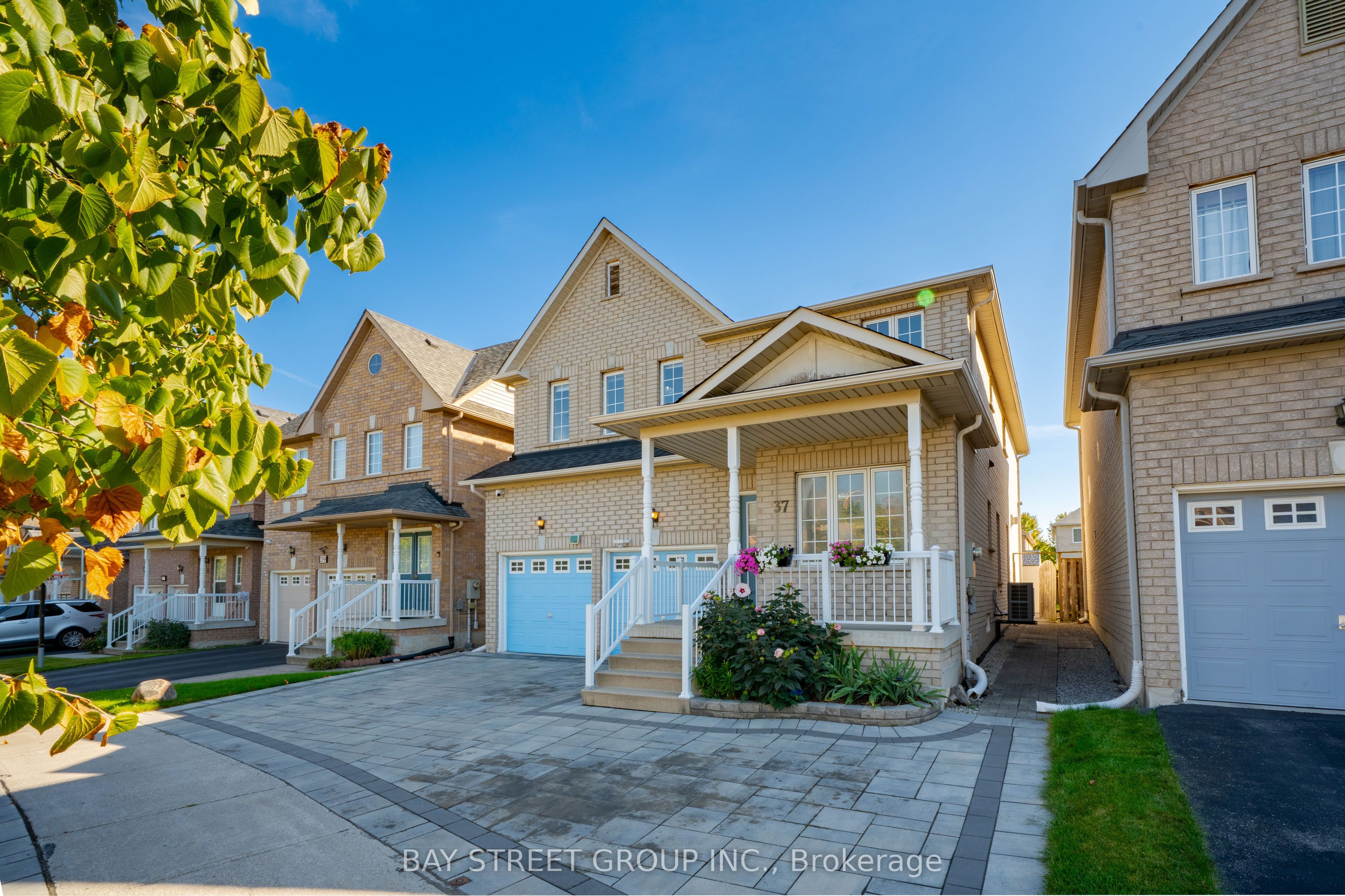 37 Rembrandt Drive, Markham, ON L3R 5W1 photo 2