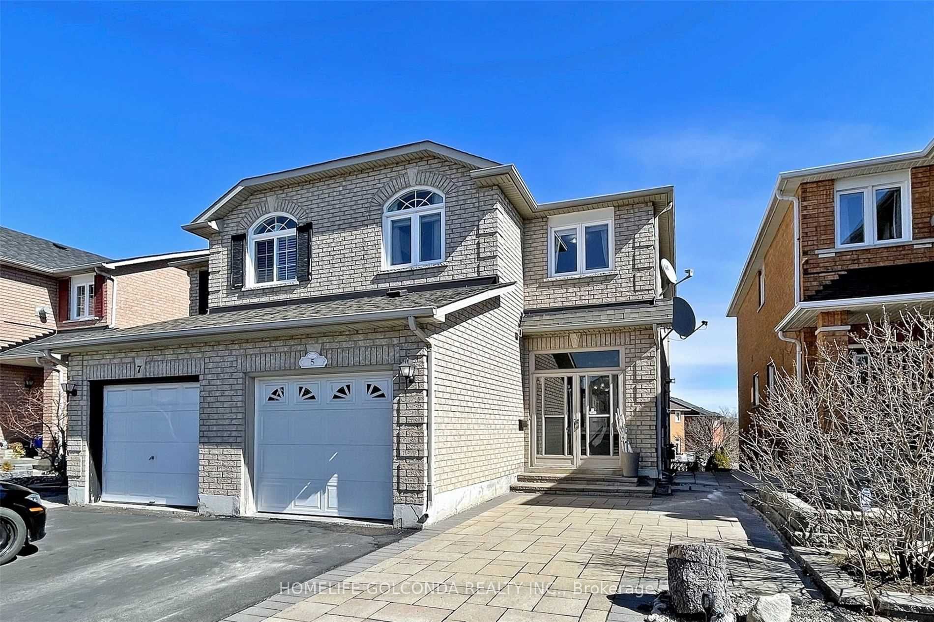 5 Bridlepath Street E, Richmond Hill, ON L4S 1V8 photo 2