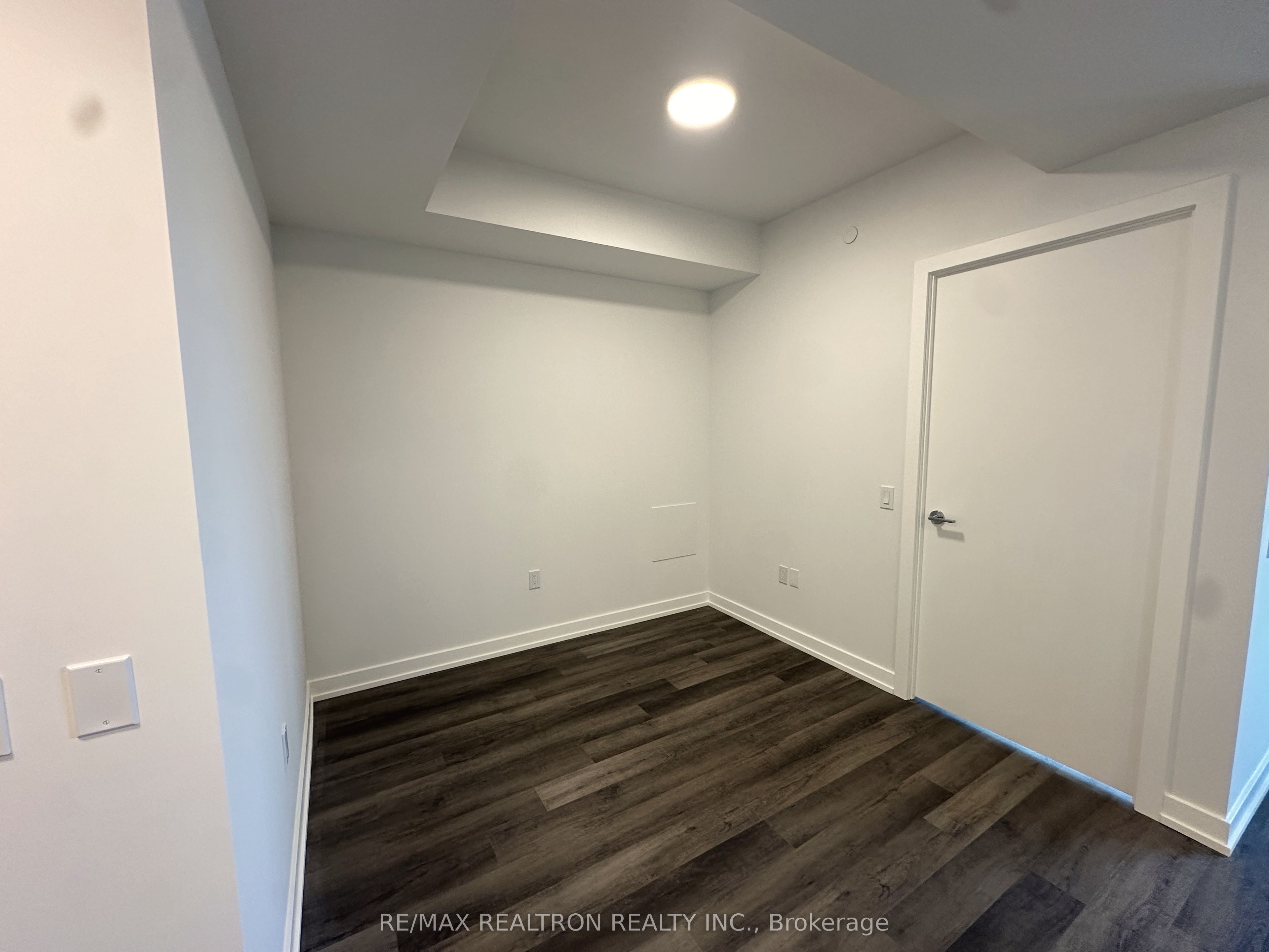 5 Meadowdale Road 1612, Vaughan, ON L4K 0C7 photo 5