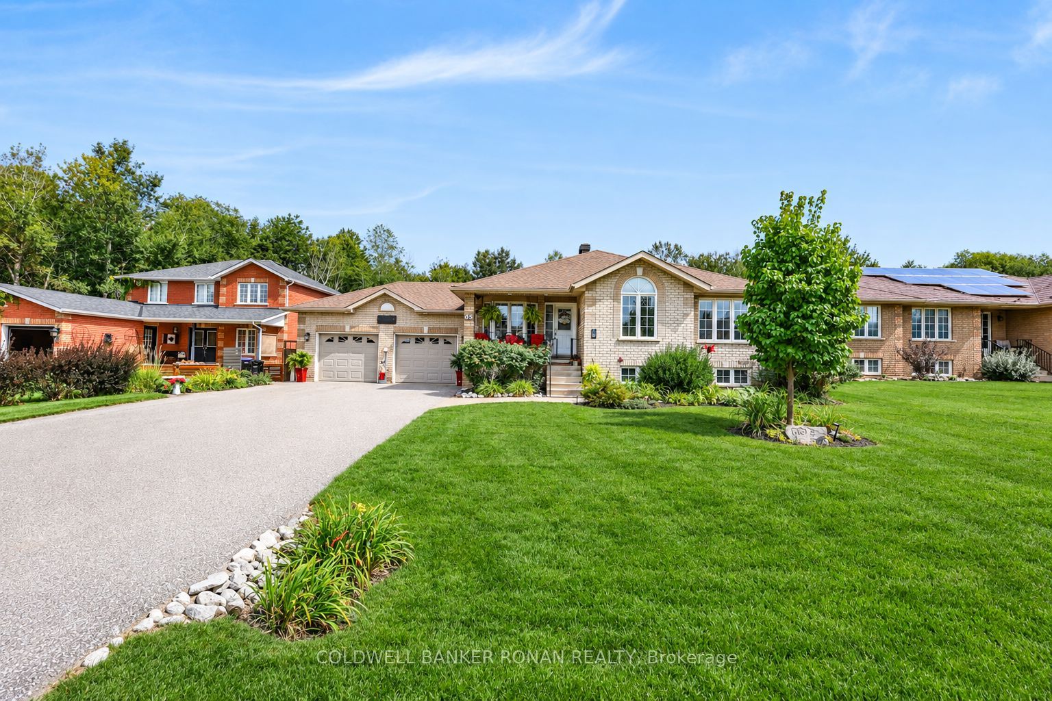 65 Burbank Circle, Adjala-Tosorontio, ON L0M 1J0