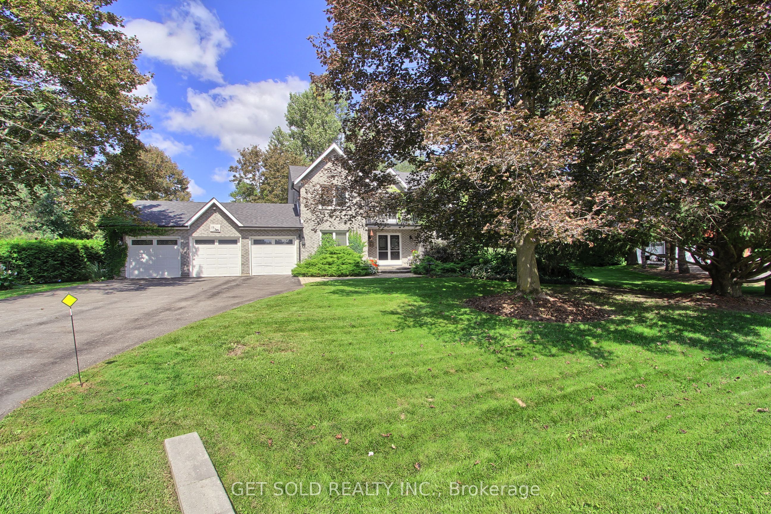 18 Whiteville Court, Whitchurch-Stouffville, ON L4A 7X4 photo 4