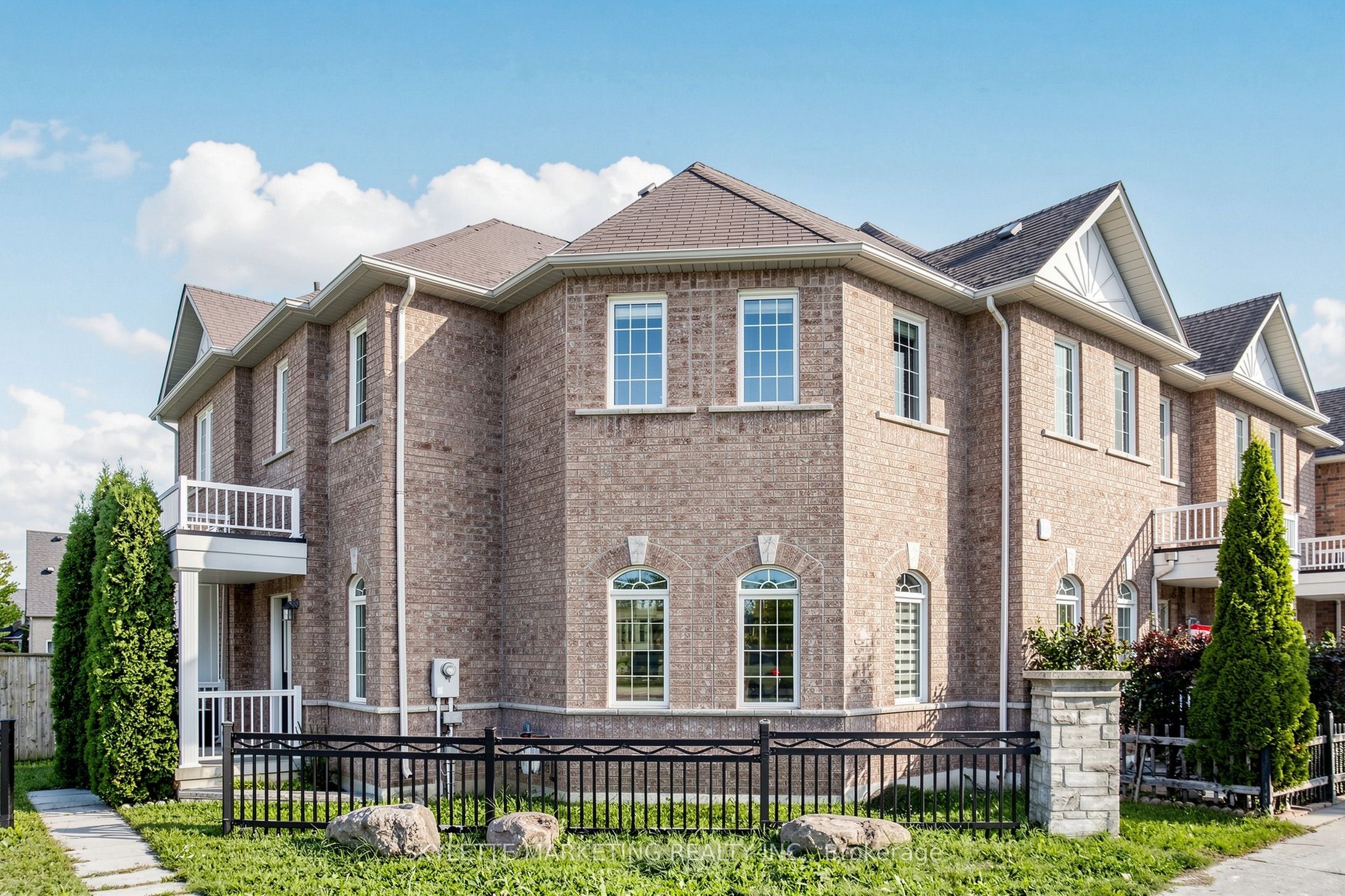 2417 Bur Oak Avenue, Markham, ON L6E 1J6 photo 2