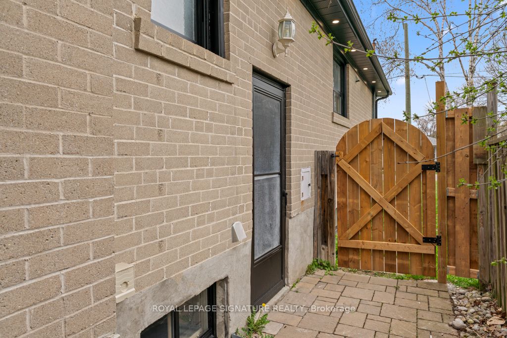 12 Davidson Road Bsmt, Aurora, ON L4G 2B1 photo 3