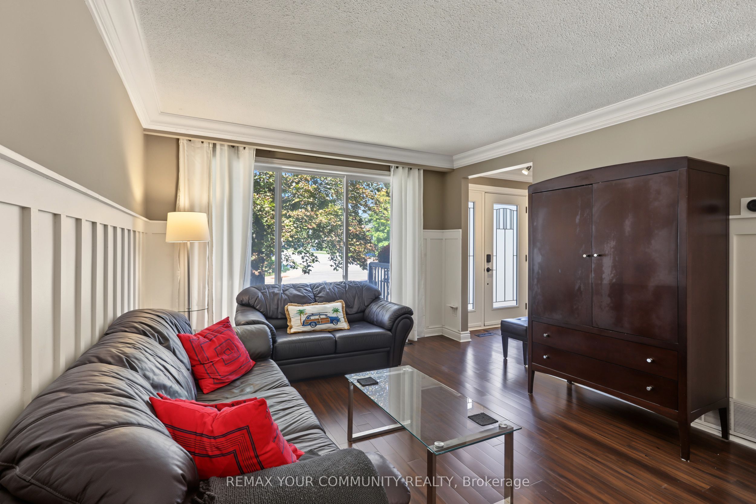 33 McDonald Drive, Aurora, ON L4G 2T4 photo 4